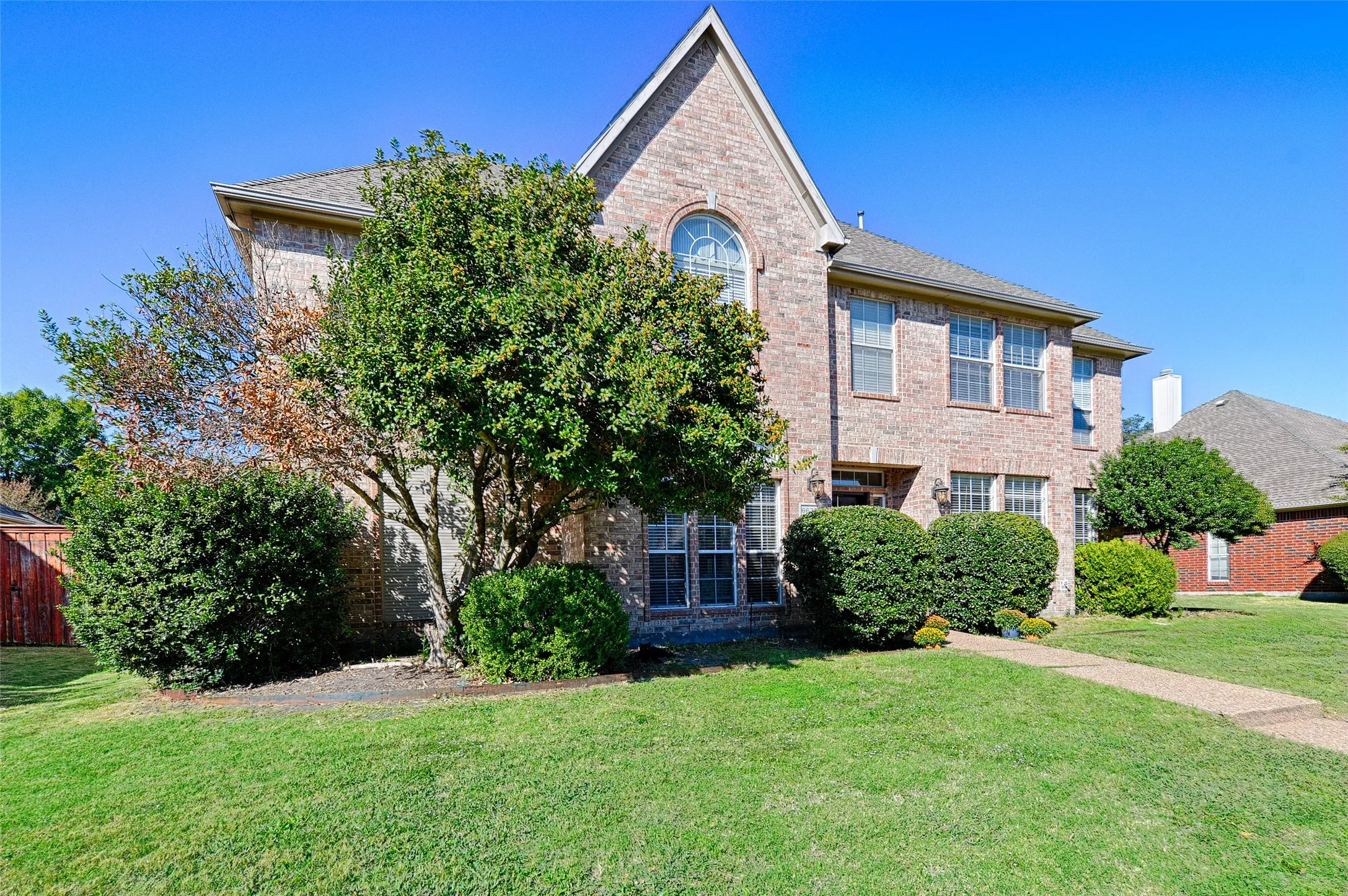 Single Family Residence For Sale in Collin County , 6633 Wickliff Trail, Plano, Texas 75023, 5 Bedroom, 4 Bathroom, 2 Garage spaces, 3,457 Sqft, built in 1992, mls#21407153, Real Estate Agent in Plano, Homes For Sale in Collin county, Homes For Sale in Plano, Realtor in Plano Texas, Real Estate Brokerage Independent Realty Texas, Luminita Cordes Realtor