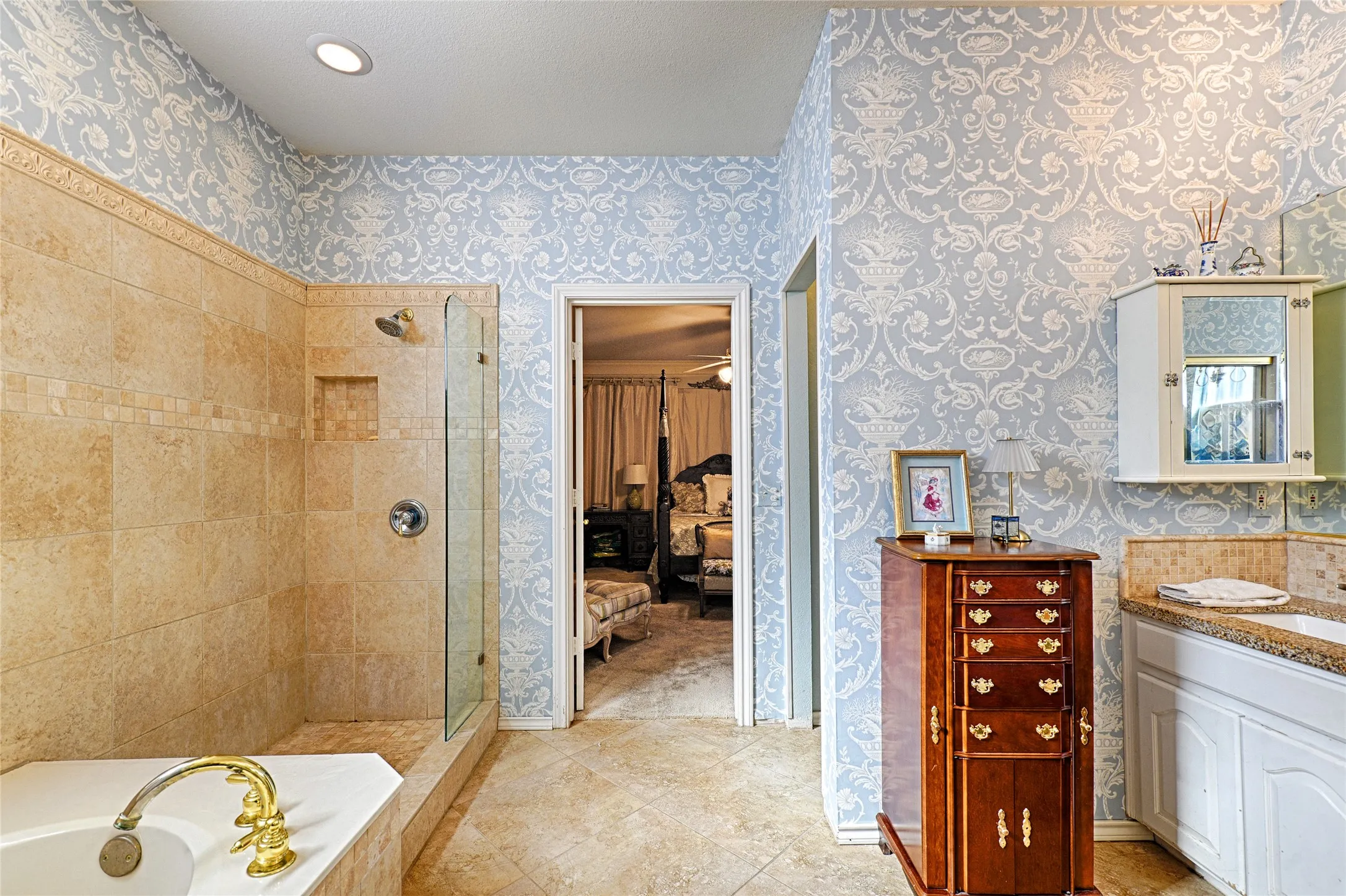Single Family Residence For Sale in Collin County , 6633 Wickliff Trail, Plano, Texas 75023, 5 Bedroom, 4 Bathroom, 2 Garage spaces, 3,457 Sqft, built in 1992, mls#21407153, Real Estate Agent in Plano, Homes For Sale in Collin county, Homes For Sale in Plano, Realtor in Plano Texas, Real Estate Brokerage Independent Realty Texas, Luminita Cordes Realtor
