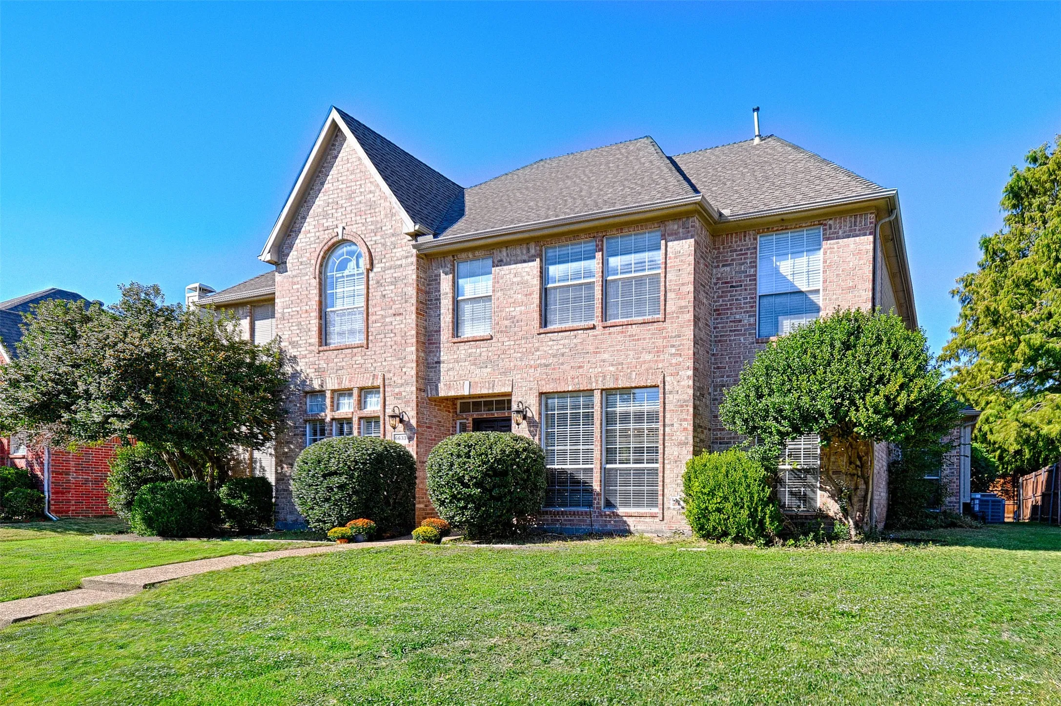 Single Family Residence For Sale in Collin County , 6633 Wickliff Trail, Plano, Texas 75023, 5 Bedroom, 4 Bathroom, 2 Garage spaces, 3,457 Sqft, built in 1992, mls#21407153, Real Estate Agent in Plano, Homes For Sale in Collin county, Homes For Sale in Plano, Realtor in Plano Texas, Real Estate Brokerage Independent Realty Texas, Luminita Cordes Realtor