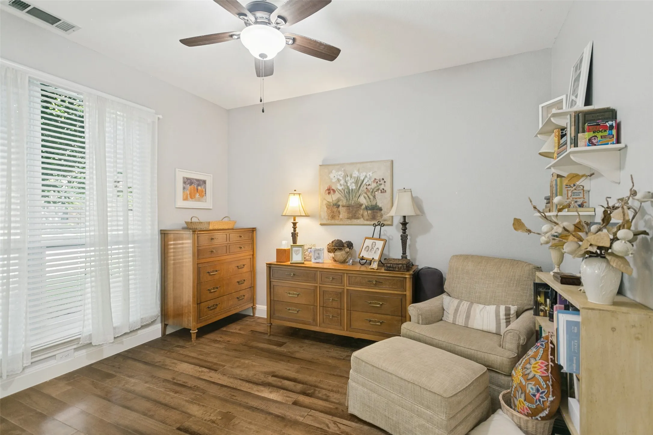 Single Family Residence For Sale in Collin County , 3212 Chippenham Drive, Plano, Texas 75093, 5 Bedroom, 3 Bathroom, 2 Garage spaces, 2,985 Sqft, built in 1992, mls#21413396, Real Estate Agent in Plano, Homes For Sale in Collin county, Homes For Sale in Plano, Realtor in Plano Texas, Real Estate Brokerage Independent Realty Texas, Luminita Cordes Realtor