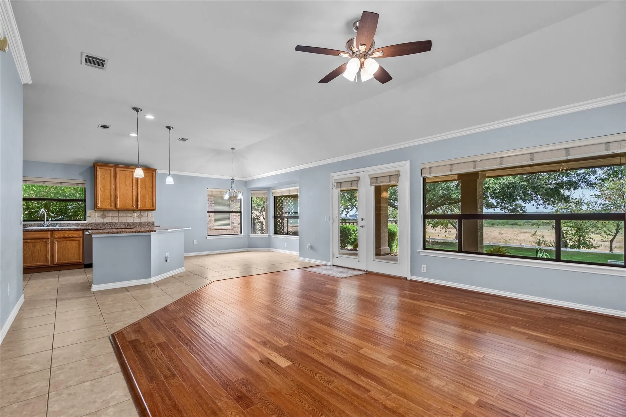 Single Family Residence For Sale in Denton County , 9409 Perimeter Street, Denton, Texas 76207, 2 Bedroom, 2 Bathroom, 2 Garage spaces, 1,305 Sqft, built in 2003, mls#21411979, Real Estate Agent in Denton, Homes For Sale in Denton county, Homes For Sale in Denton, Realtor in Denton Texas, Real Estate Brokerage Independent Realty Texas, Luminita Cordes Realtor