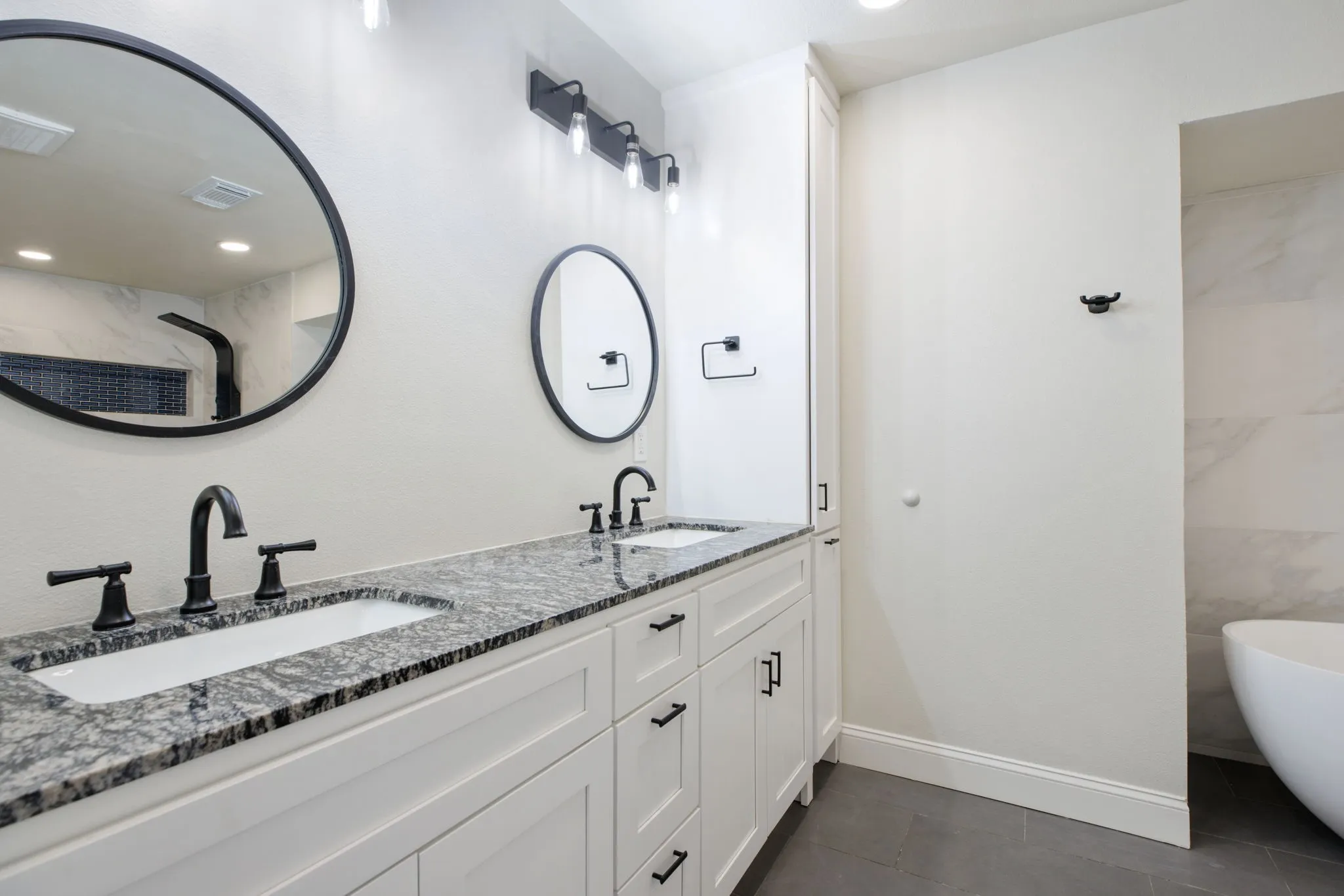 Single Family Residence For Sale in Collin County , 2301 Huntington Drive, Plano, Texas 75075, 4 Bedroom, 3 Bathroom, 2 Garage spaces, 2,445 Sqft, built in 1976, mls#21411567, Real Estate Agent in Plano, Homes For Sale in Collin county, Homes For Sale in Plano, Realtor in Plano Texas, Real Estate Brokerage Independent Realty Texas, Luminita Cordes Realtor