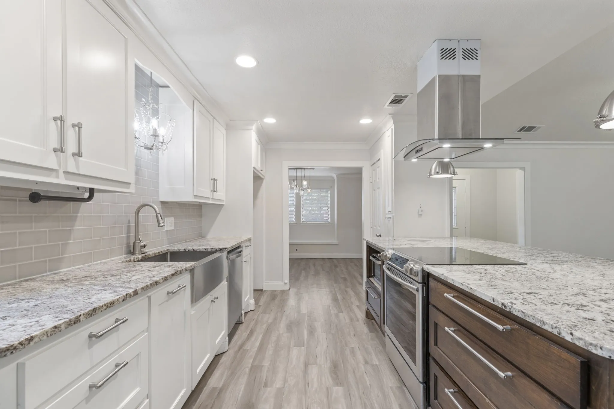 Single Family Residence For Sale in Collin County , 2301 Huntington Drive, Plano, Texas 75075, 4 Bedroom, 3 Bathroom, 2 Garage spaces, 2,445 Sqft, built in 1976, mls#21411567, Real Estate Agent in Plano, Homes For Sale in Collin county, Homes For Sale in Plano, Realtor in Plano Texas, Real Estate Brokerage Independent Realty Texas, Luminita Cordes Realtor