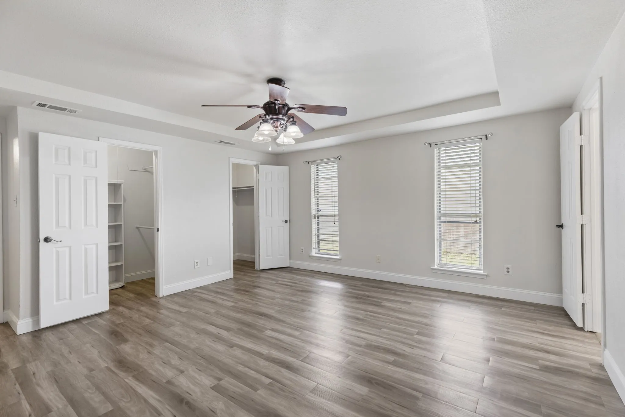 Single Family Residence For Sale in Collin County , 2301 Huntington Drive, Plano, Texas 75075, 4 Bedroom, 3 Bathroom, 2 Garage spaces, 2,445 Sqft, built in 1976, mls#21411567, Real Estate Agent in Plano, Homes For Sale in Collin county, Homes For Sale in Plano, Realtor in Plano Texas, Real Estate Brokerage Independent Realty Texas, Luminita Cordes Realtor