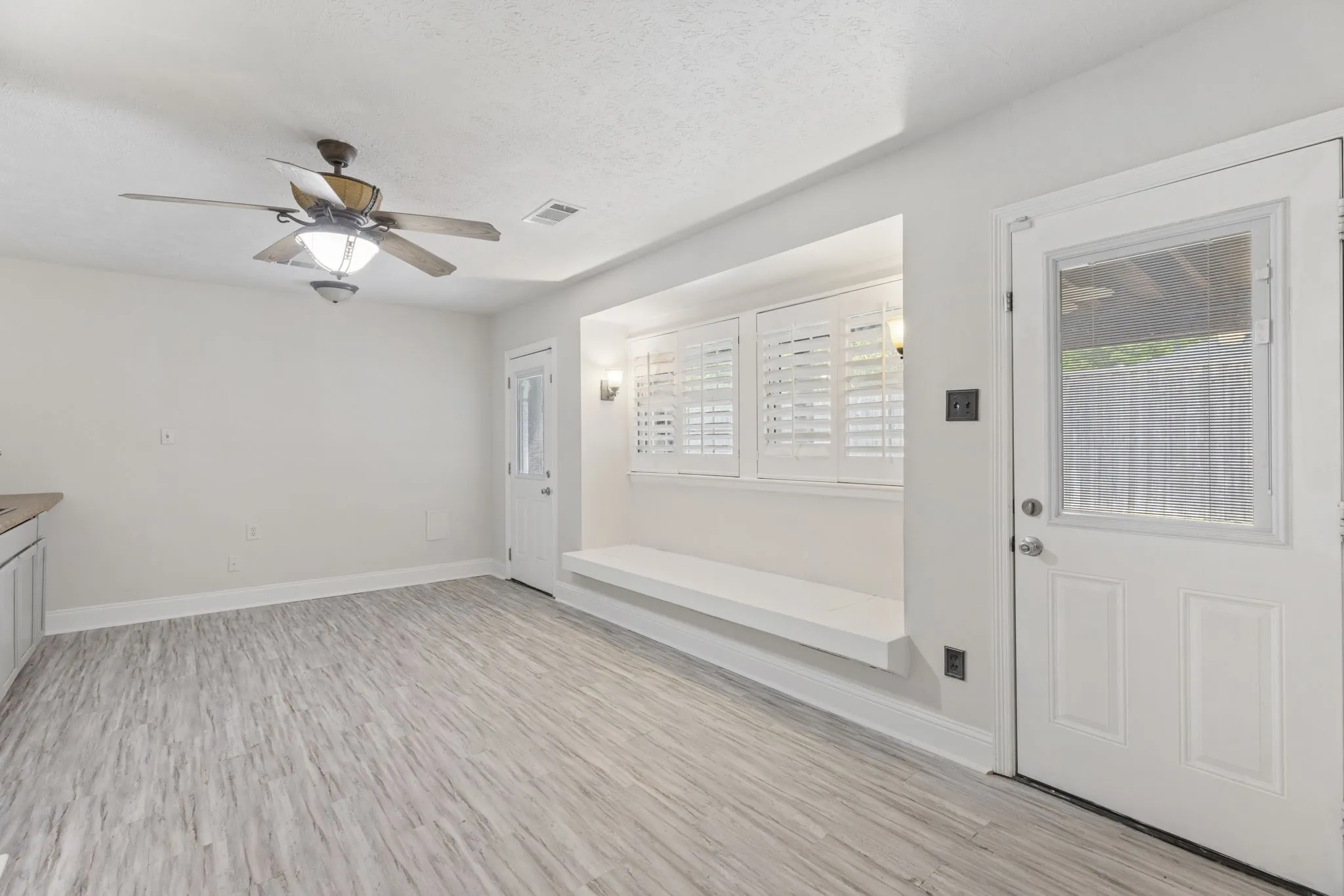 Single Family Residence For Sale in Collin County , 2301 Huntington Drive, Plano, Texas 75075, 4 Bedroom, 3 Bathroom, 2 Garage spaces, 2,445 Sqft, built in 1976, mls#21411567, Real Estate Agent in Plano, Homes For Sale in Collin county, Homes For Sale in Plano, Realtor in Plano Texas, Real Estate Brokerage Independent Realty Texas, Luminita Cordes Realtor
