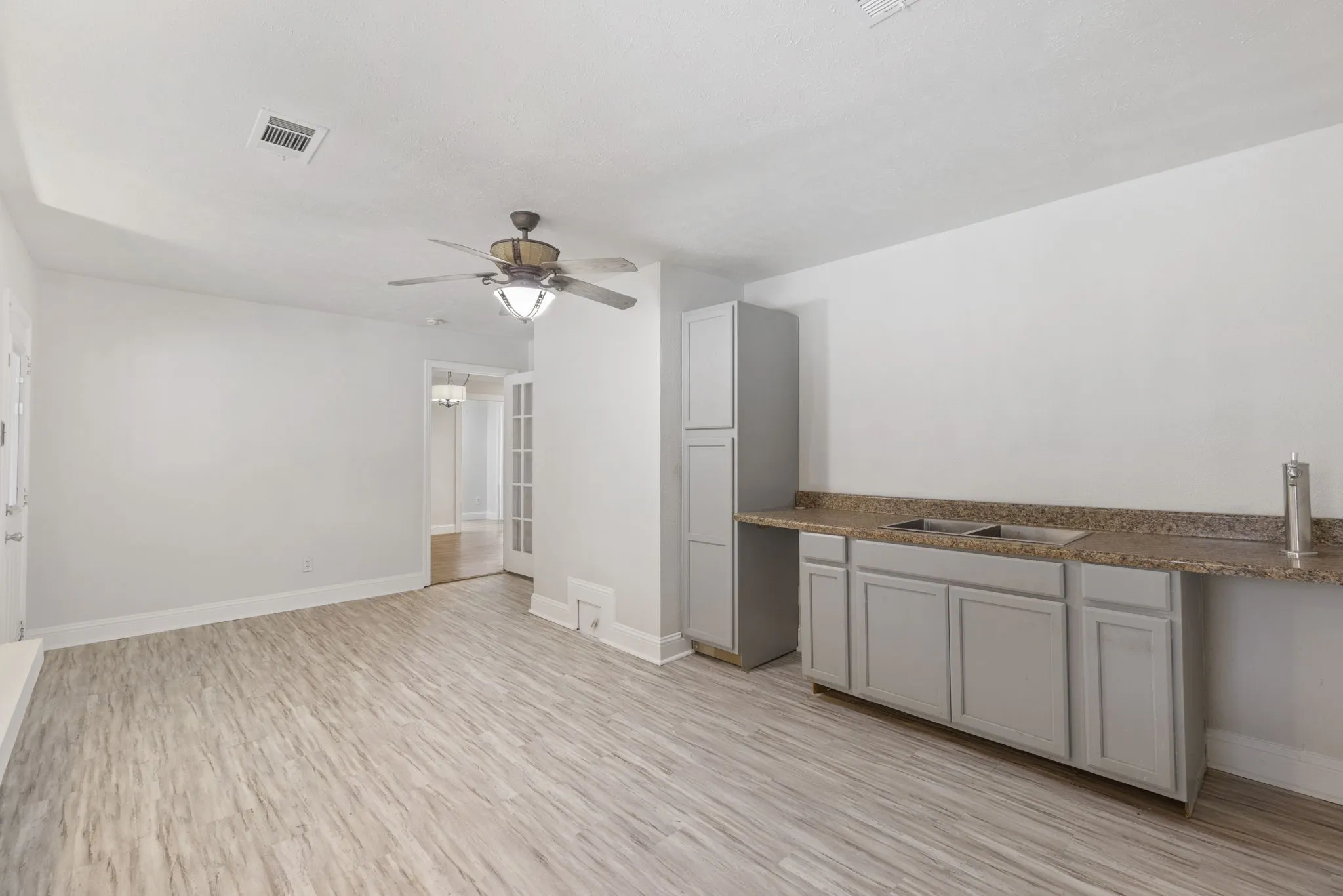 Single Family Residence For Sale in Collin County , 2301 Huntington Drive, Plano, Texas 75075, 4 Bedroom, 3 Bathroom, 2 Garage spaces, 2,445 Sqft, built in 1976, mls#21411567, Real Estate Agent in Plano, Homes For Sale in Collin county, Homes For Sale in Plano, Realtor in Plano Texas, Real Estate Brokerage Independent Realty Texas, Luminita Cordes Realtor