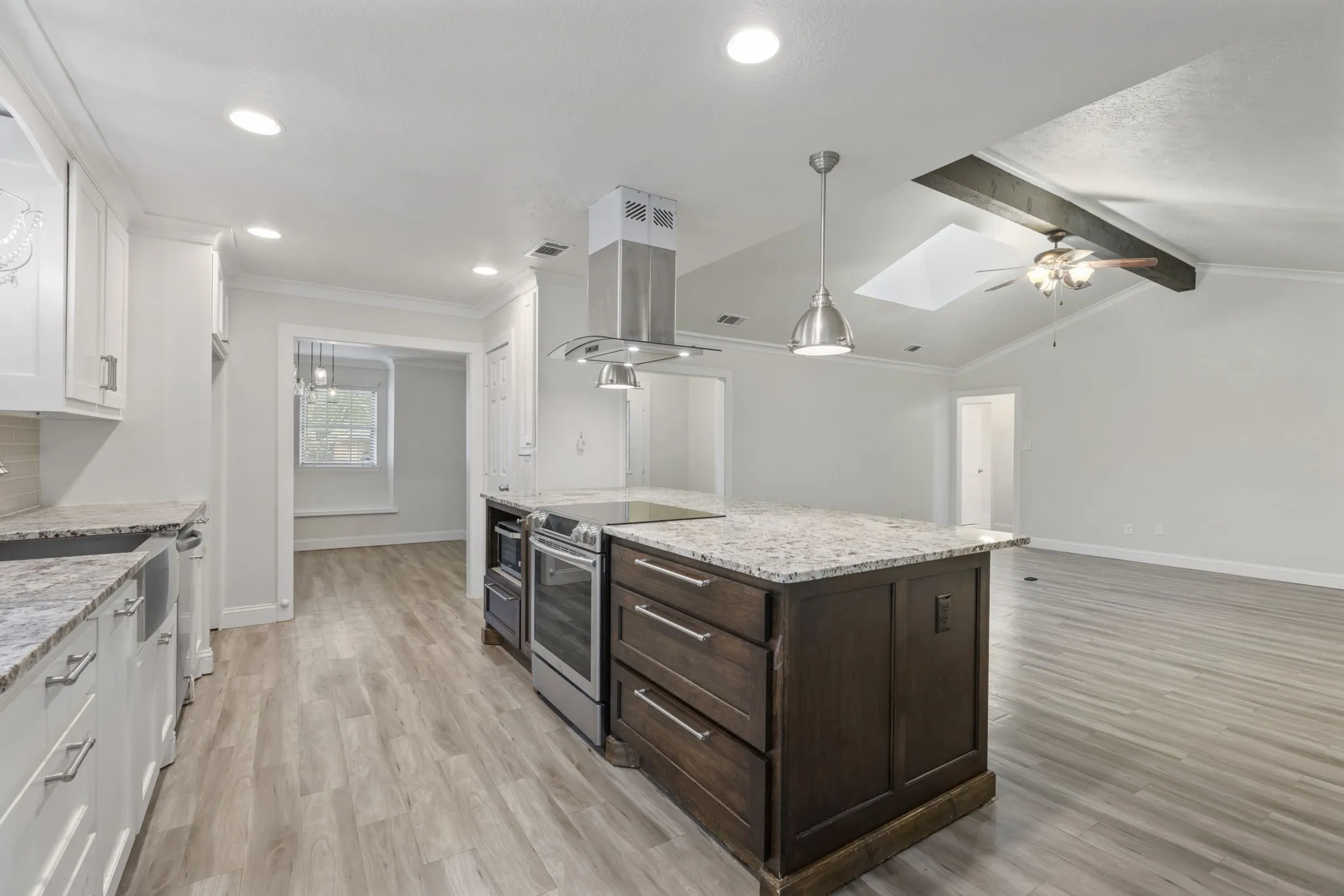 Single Family Residence For Sale in Collin County , 2301 Huntington Drive, Plano, Texas 75075, 4 Bedroom, 3 Bathroom, 2 Garage spaces, 2,445 Sqft, built in 1976, mls#21411567, Real Estate Agent in Plano, Homes For Sale in Collin county, Homes For Sale in Plano, Realtor in Plano Texas, Real Estate Brokerage Independent Realty Texas, Luminita Cordes Realtor