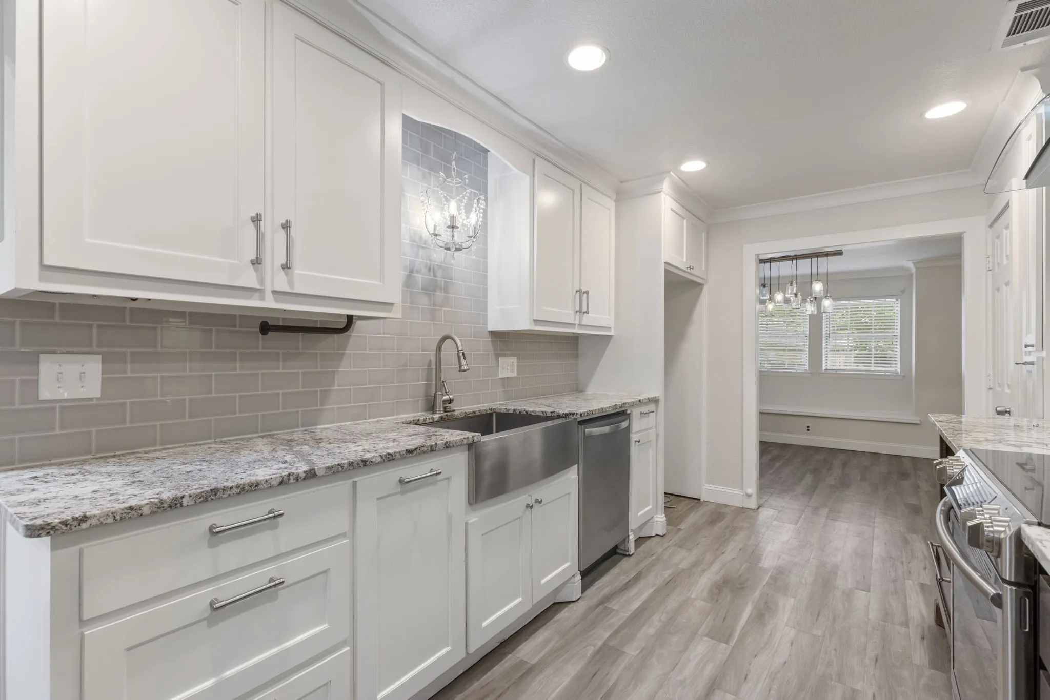 Single Family Residence For Sale in Collin County , 2301 Huntington Drive, Plano, Texas 75075, 4 Bedroom, 3 Bathroom, 2 Garage spaces, 2,445 Sqft, built in 1976, mls#21411567, Real Estate Agent in Plano, Homes For Sale in Collin county, Homes For Sale in Plano, Realtor in Plano Texas, Real Estate Brokerage Independent Realty Texas, Luminita Cordes Realtor