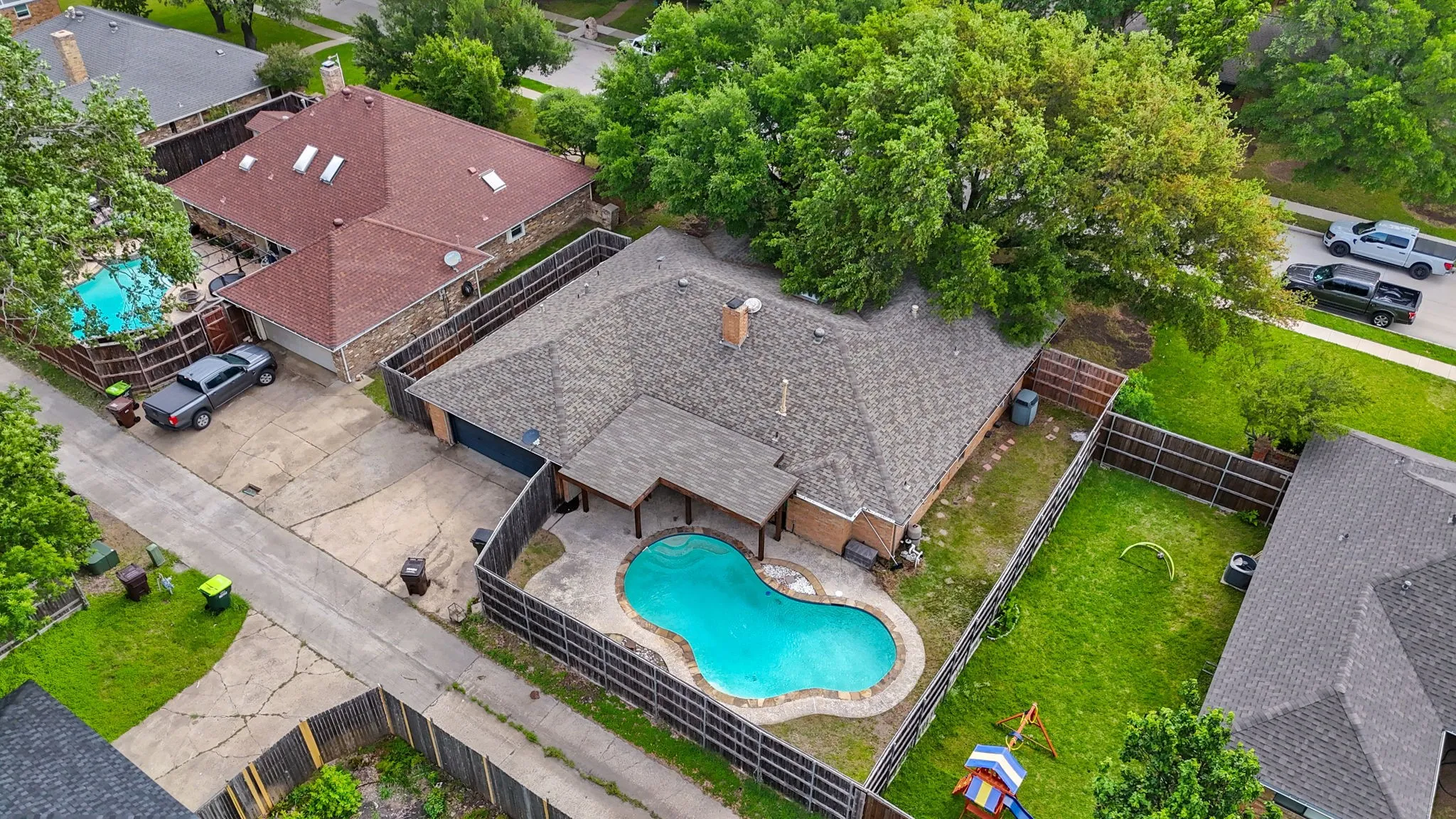 Single Family Residence For Sale in Collin County , 2301 Huntington Drive, Plano, Texas 75075, 4 Bedroom, 3 Bathroom, 2 Garage spaces, 2,445 Sqft, built in 1976, mls#21411567, Real Estate Agent in Plano, Homes For Sale in Collin county, Homes For Sale in Plano, Realtor in Plano Texas, Real Estate Brokerage Independent Realty Texas, Luminita Cordes Realtor