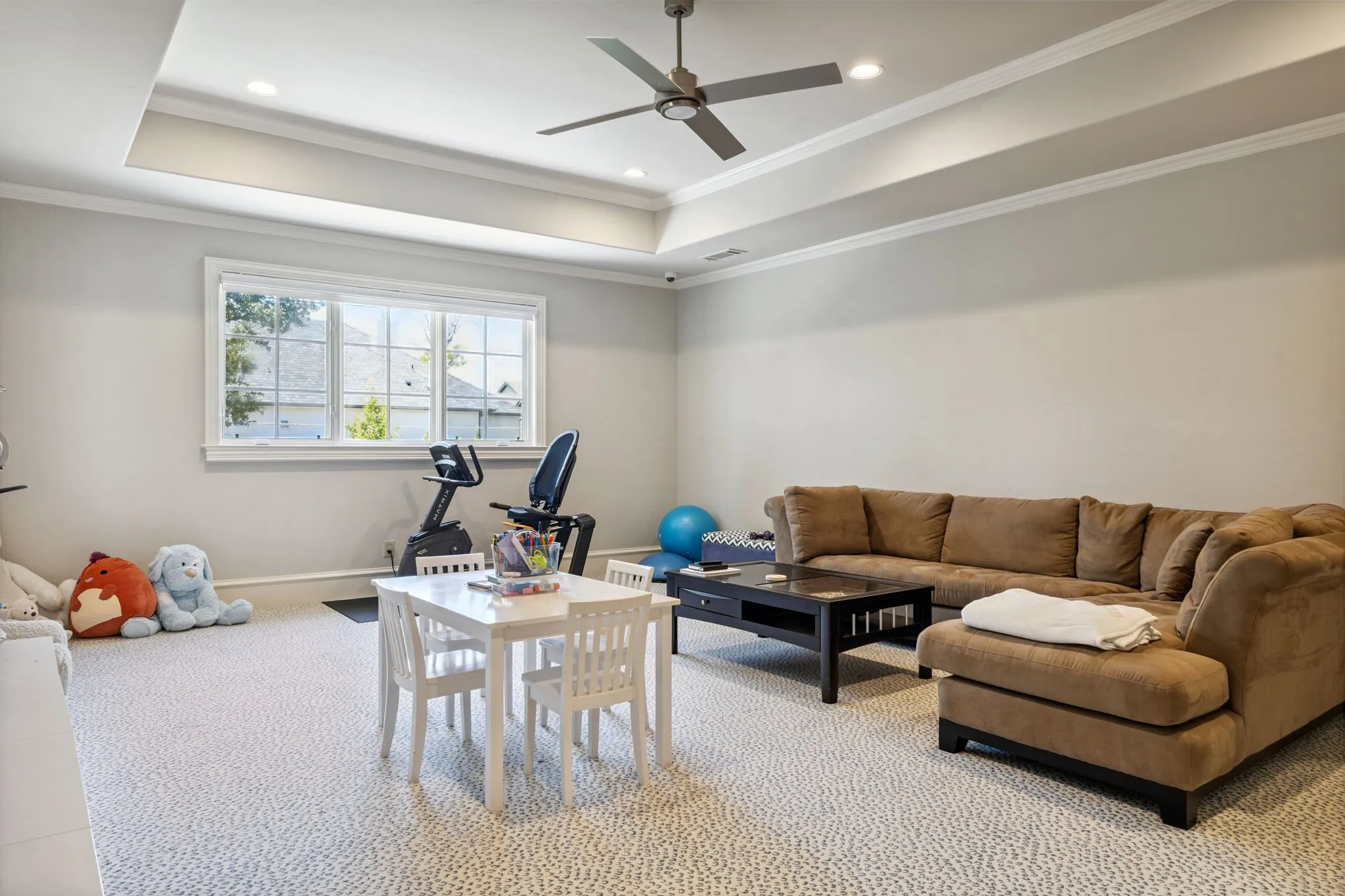 Single Family Residence For Sale in Dallas County , 6442 Northwood Road, Dallas, Texas 75225, 4 Bedroom, 6 Bathroom, 3 Garage spaces, 5,564 Sqft, built in 2007, mls#21411647, Real Estate Agent in Dallas, Homes For Sale in Dallas county, Homes For Sale in Dallas, Realtor in Dallas Texas, Real Estate Brokerage Independent Realty Texas, Luminita Cordes Realtor