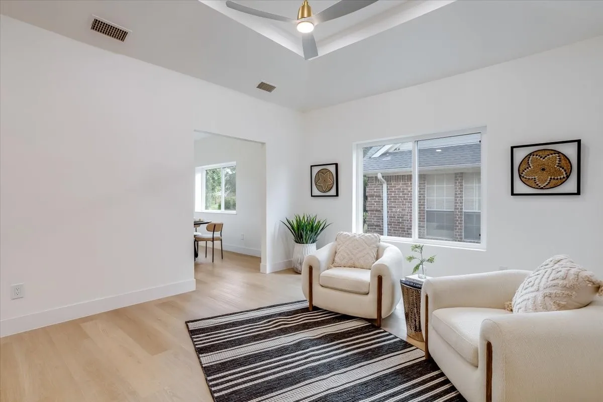 Single Family Residence For Sale in Collin County , 1309 Iowa Drive, Plano, Texas 75093, 3 Bedroom, 3 Bathroom, 3 Garage spaces, 1,912 Sqft, built in 1985, mls#21412249, Real Estate Agent in Plano, Homes For Sale in Collin county, Homes For Sale in Plano, Realtor in Plano Texas, Real Estate Brokerage Independent Realty Texas, Luminita Cordes Realtor