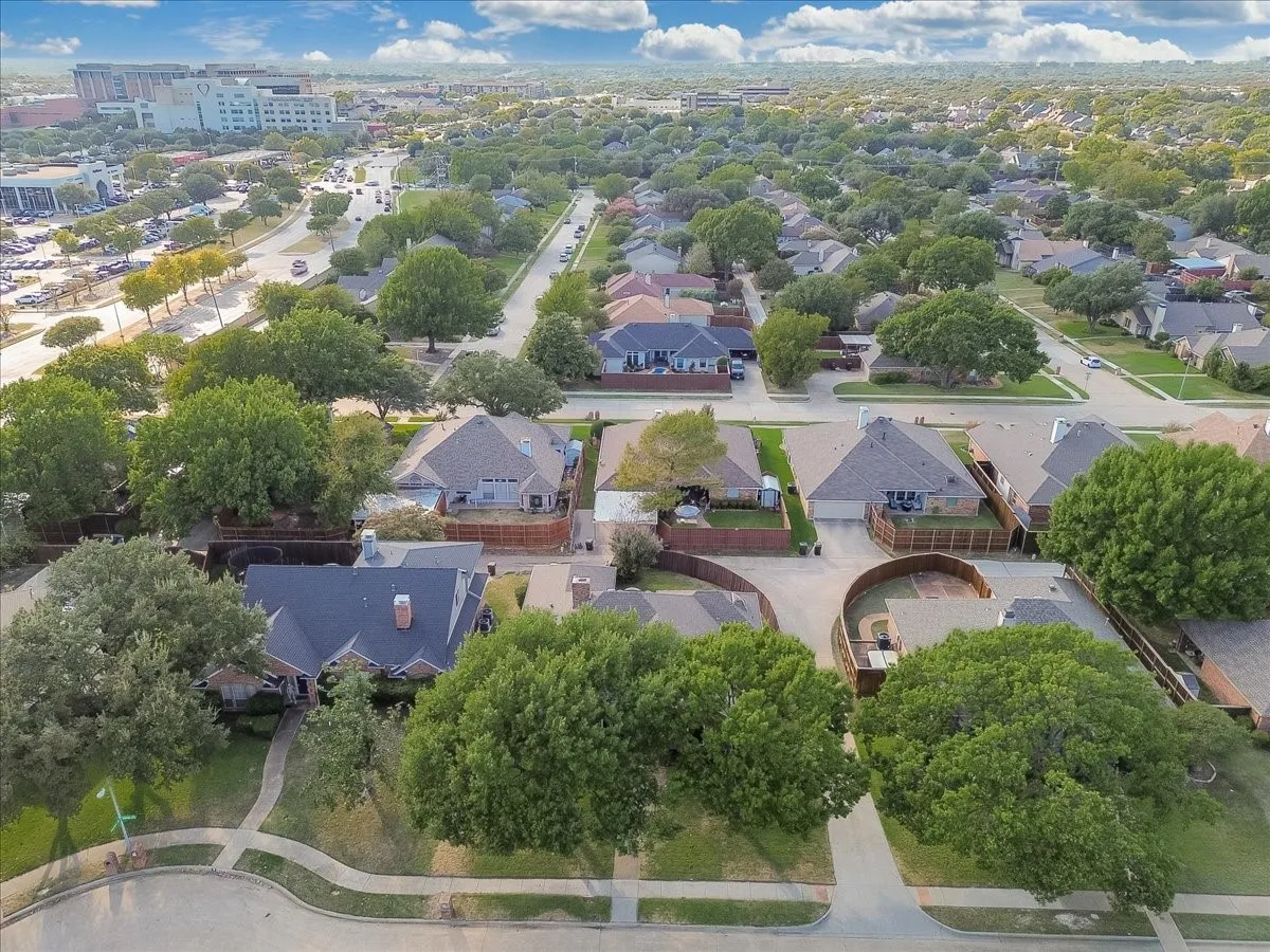 Single Family Residence For Sale in Collin County , 1309 Iowa Drive, Plano, Texas 75093, 3 Bedroom, 3 Bathroom, 3 Garage spaces, 1,912 Sqft, built in 1985, mls#21412249, Real Estate Agent in Plano, Homes For Sale in Collin county, Homes For Sale in Plano, Realtor in Plano Texas, Real Estate Brokerage Independent Realty Texas, Luminita Cordes Realtor