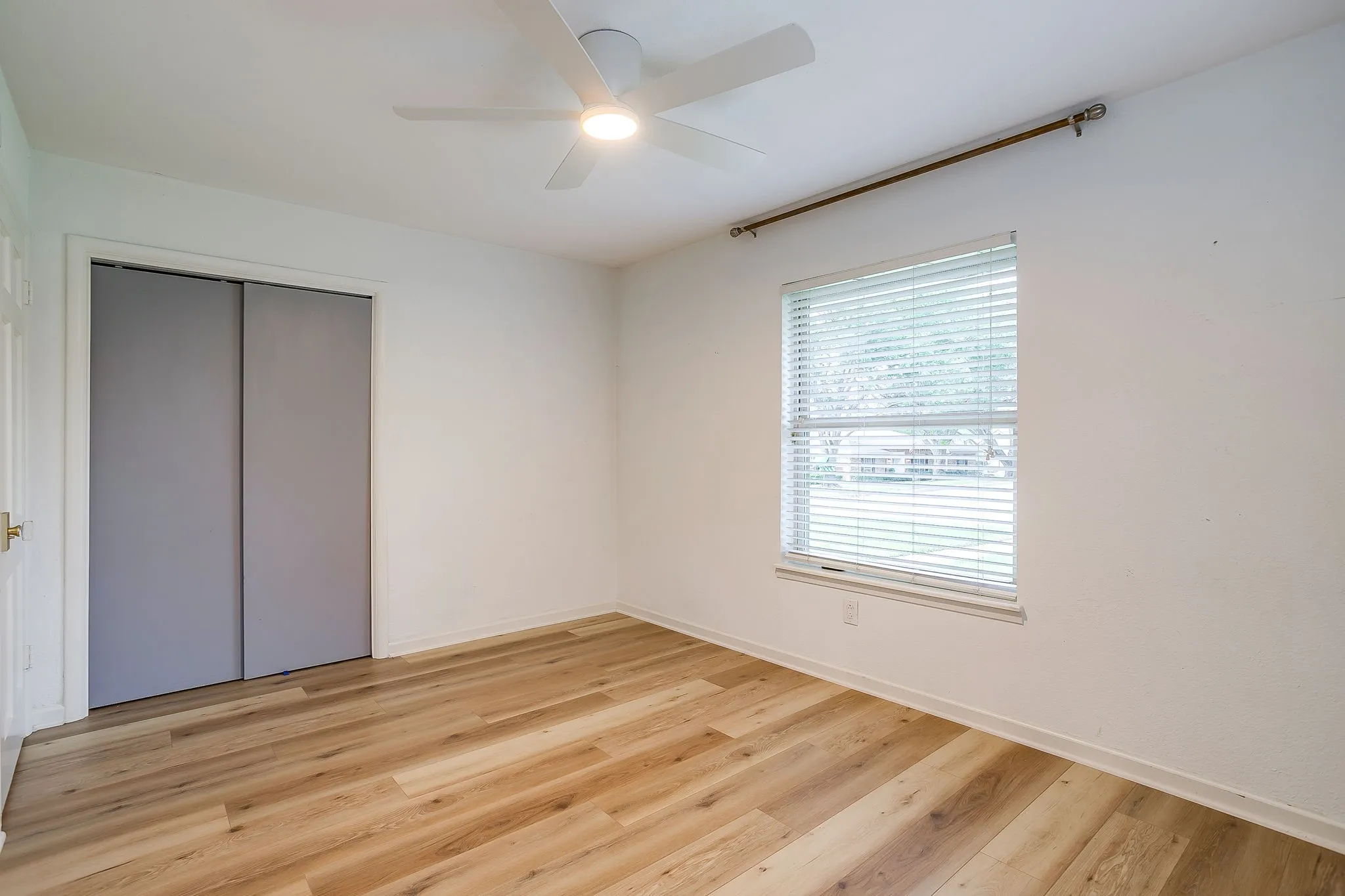 Single Family Residence For Sale in Tarrant County , 4357 Westdale Drive, Fort Worth, Texas 76109, 4 Bedroom, 3 Bathroom, 2 Garage spaces, 2,068 Sqft, built in 1964, mls#21412858, Real Estate Agent in Fort Worth, Homes For Sale in Tarrant county, Homes For Sale in Fort Worth, Realtor in Fort Worth Texas, Real Estate Brokerage Independent Realty Texas, Luminita Cordes Realtor