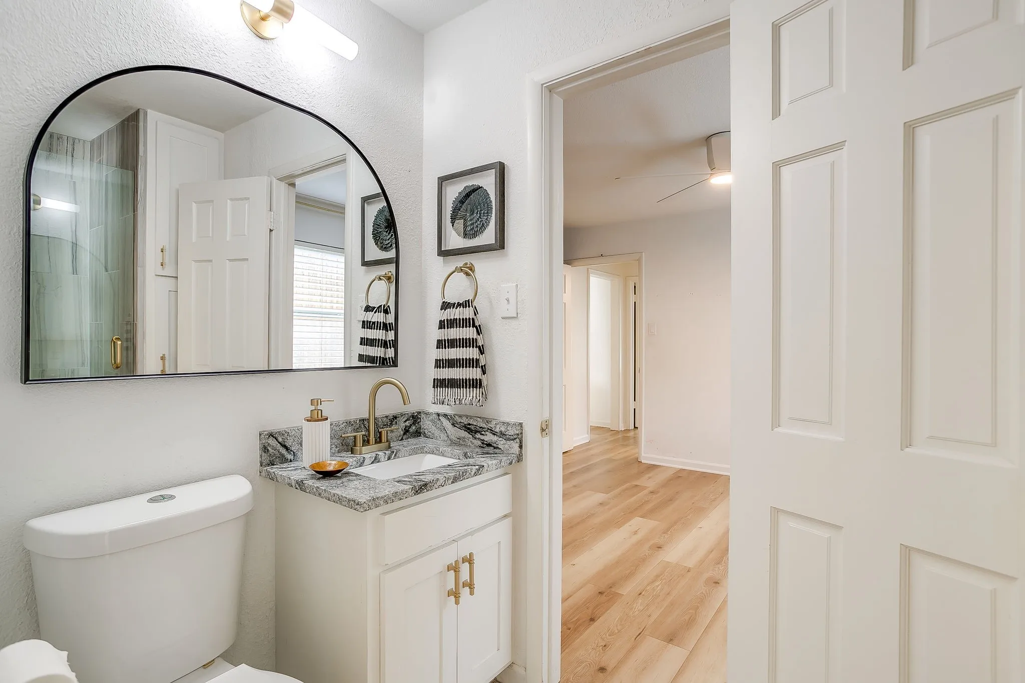 Single Family Residence For Sale in Tarrant County , 4357 Westdale Drive, Fort Worth, Texas 76109, 4 Bedroom, 3 Bathroom, 2 Garage spaces, 2,068 Sqft, built in 1964, mls#21412858, Real Estate Agent in Fort Worth, Homes For Sale in Tarrant county, Homes For Sale in Fort Worth, Realtor in Fort Worth Texas, Real Estate Brokerage Independent Realty Texas, Luminita Cordes Realtor