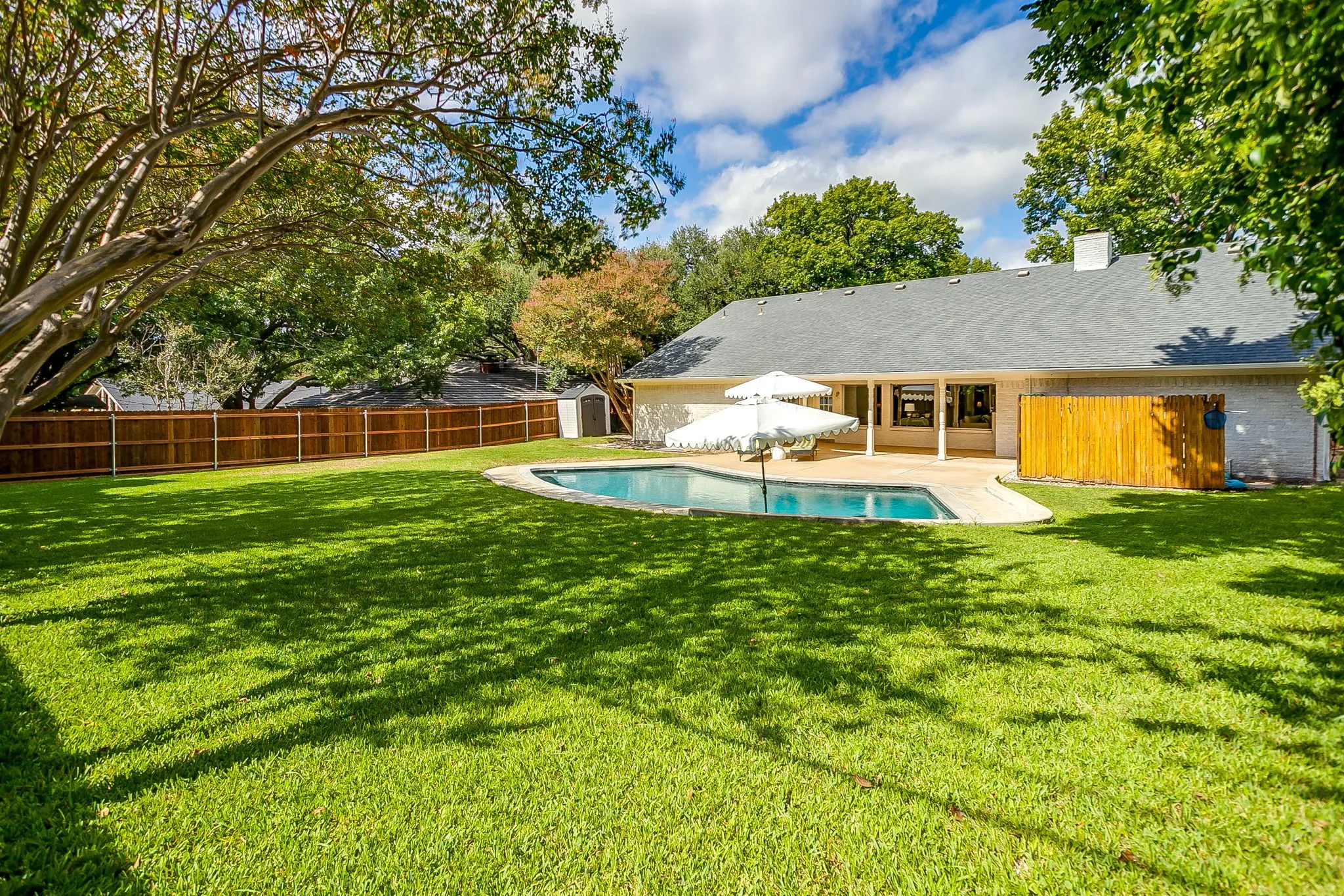 Single Family Residence For Sale in Tarrant County , 4357 Westdale Drive, Fort Worth, Texas 76109, 4 Bedroom, 3 Bathroom, 2 Garage spaces, 2,068 Sqft, built in 1964, mls#21412858, Real Estate Agent in Fort Worth, Homes For Sale in Tarrant county, Homes For Sale in Fort Worth, Realtor in Fort Worth Texas, Real Estate Brokerage Independent Realty Texas, Luminita Cordes Realtor