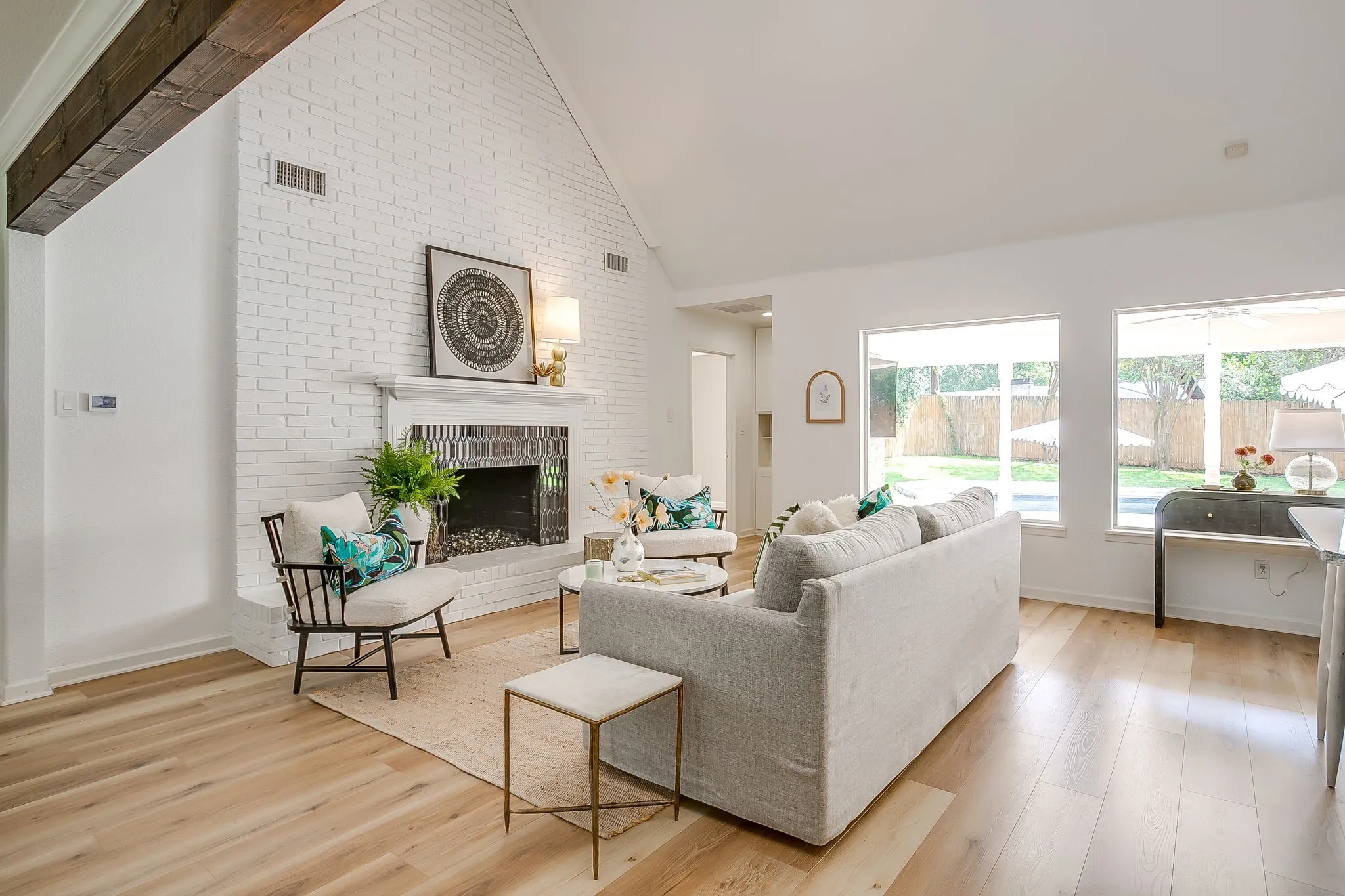 Single Family Residence For Sale in Tarrant County , 4357 Westdale Drive, Fort Worth, Texas 76109, 4 Bedroom, 3 Bathroom, 2 Garage spaces, 2,068 Sqft, built in 1964, mls#21412858, Real Estate Agent in Fort Worth, Homes For Sale in Tarrant county, Homes For Sale in Fort Worth, Realtor in Fort Worth Texas, Real Estate Brokerage Independent Realty Texas, Luminita Cordes Realtor