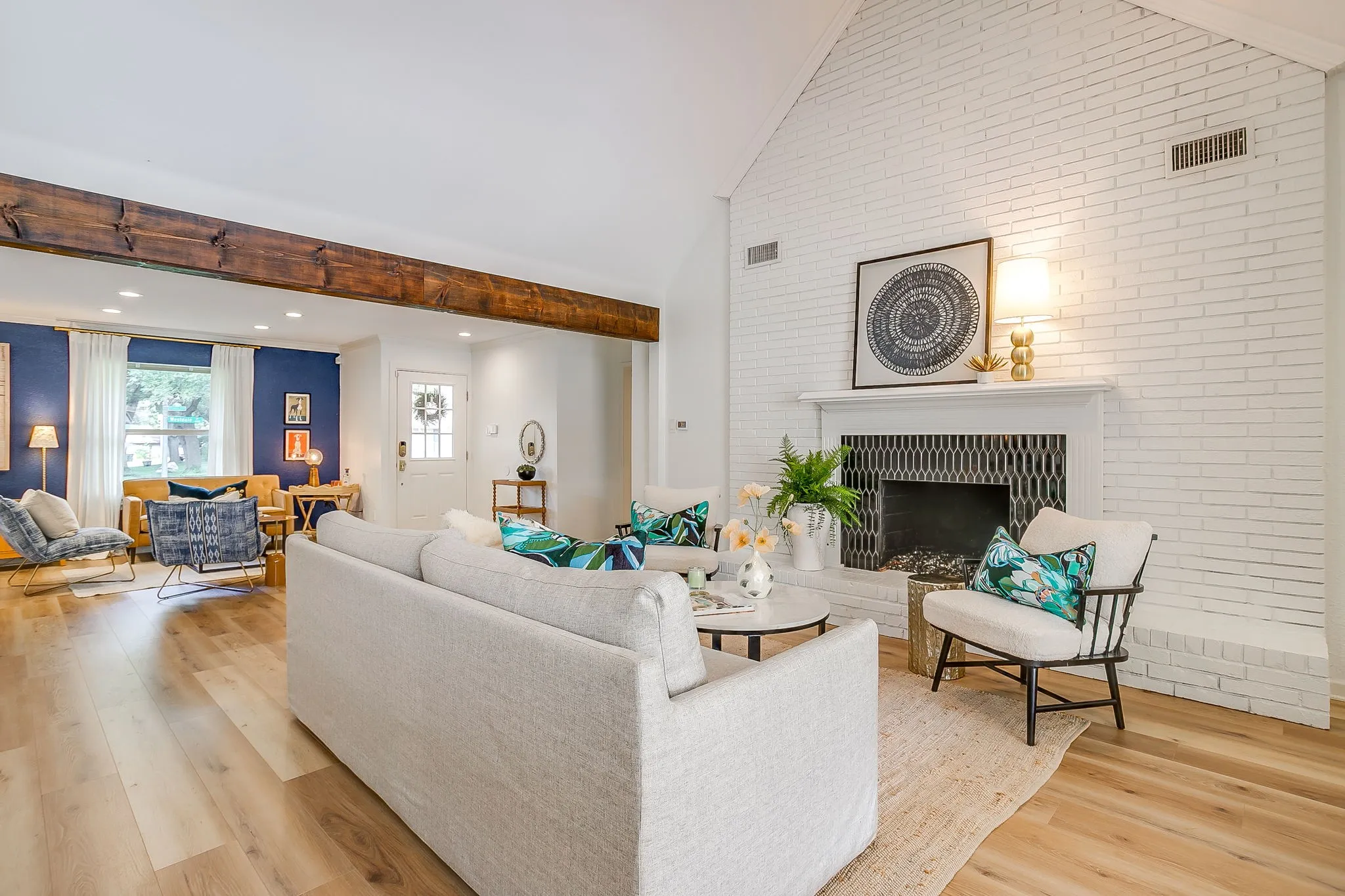 Single Family Residence For Sale in Tarrant County , 4357 Westdale Drive, Fort Worth, Texas 76109, 4 Bedroom, 3 Bathroom, 2 Garage spaces, 2,068 Sqft, built in 1964, mls#21412858, Real Estate Agent in Fort Worth, Homes For Sale in Tarrant county, Homes For Sale in Fort Worth, Realtor in Fort Worth Texas, Real Estate Brokerage Independent Realty Texas, Luminita Cordes Realtor