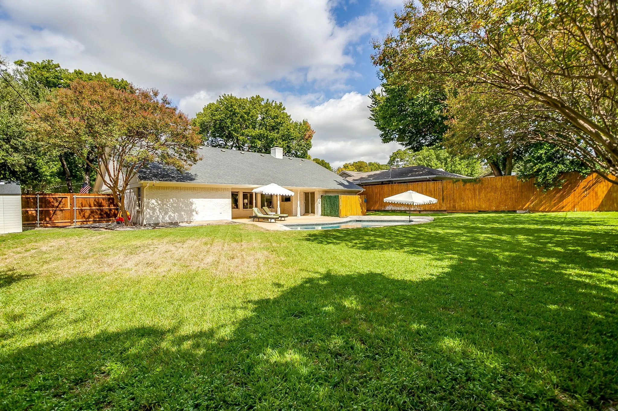 Single Family Residence For Sale in Tarrant County , 4357 Westdale Drive, Fort Worth, Texas 76109, 4 Bedroom, 3 Bathroom, 2 Garage spaces, 2,068 Sqft, built in 1964, mls#21412858, Real Estate Agent in Fort Worth, Homes For Sale in Tarrant county, Homes For Sale in Fort Worth, Realtor in Fort Worth Texas, Real Estate Brokerage Independent Realty Texas, Luminita Cordes Realtor
