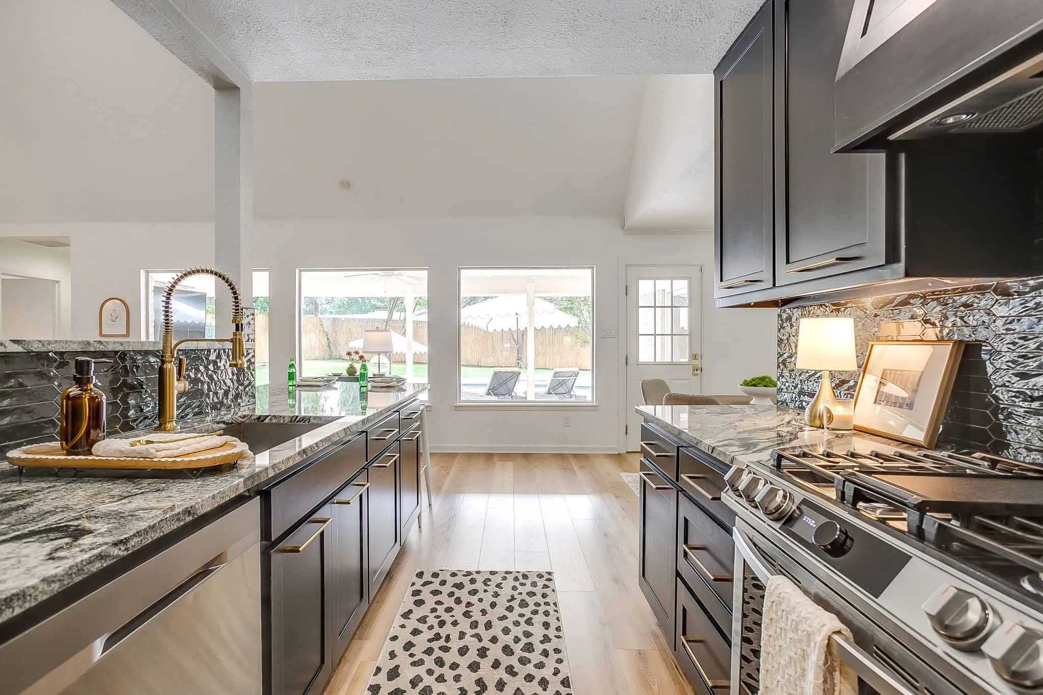 Single Family Residence For Sale in Tarrant County , 4357 Westdale Drive, Fort Worth, Texas 76109, 4 Bedroom, 3 Bathroom, 2 Garage spaces, 2,068 Sqft, built in 1964, mls#21412858, Real Estate Agent in Fort Worth, Homes For Sale in Tarrant county, Homes For Sale in Fort Worth, Realtor in Fort Worth Texas, Real Estate Brokerage Independent Realty Texas, Luminita Cordes Realtor