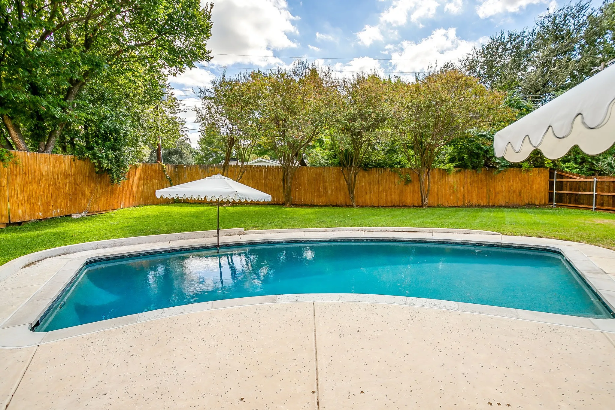 Single Family Residence For Sale in Tarrant County , 4357 Westdale Drive, Fort Worth, Texas 76109, 4 Bedroom, 3 Bathroom, 2 Garage spaces, 2,068 Sqft, built in 1964, mls#21412858, Real Estate Agent in Fort Worth, Homes For Sale in Tarrant county, Homes For Sale in Fort Worth, Realtor in Fort Worth Texas, Real Estate Brokerage Independent Realty Texas, Luminita Cordes Realtor