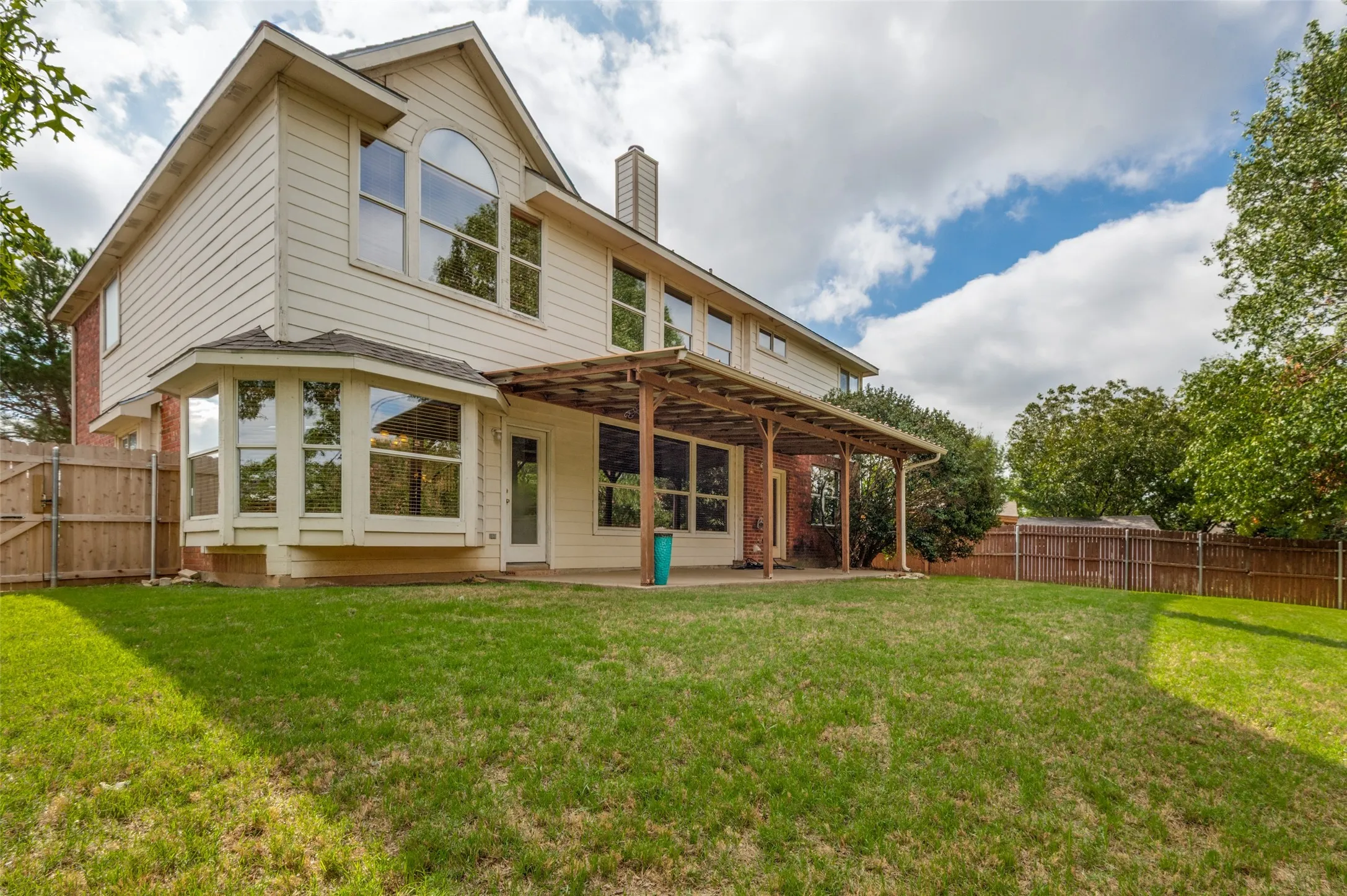 Single Family Residence For Sale in Tarrant County , 7929 Stansfield Drive, Fort Worth, Texas 76137, 5 Bedroom, 3 Bathroom, 2 Garage spaces, 2,865 Sqft, built in 2002, mls#21412412, Real Estate Agent in Fort Worth, Homes For Sale in Tarrant county, Homes For Sale in Fort Worth, Realtor in Fort Worth Texas, Real Estate Brokerage Independent Realty Texas, Luminita Cordes Realtor