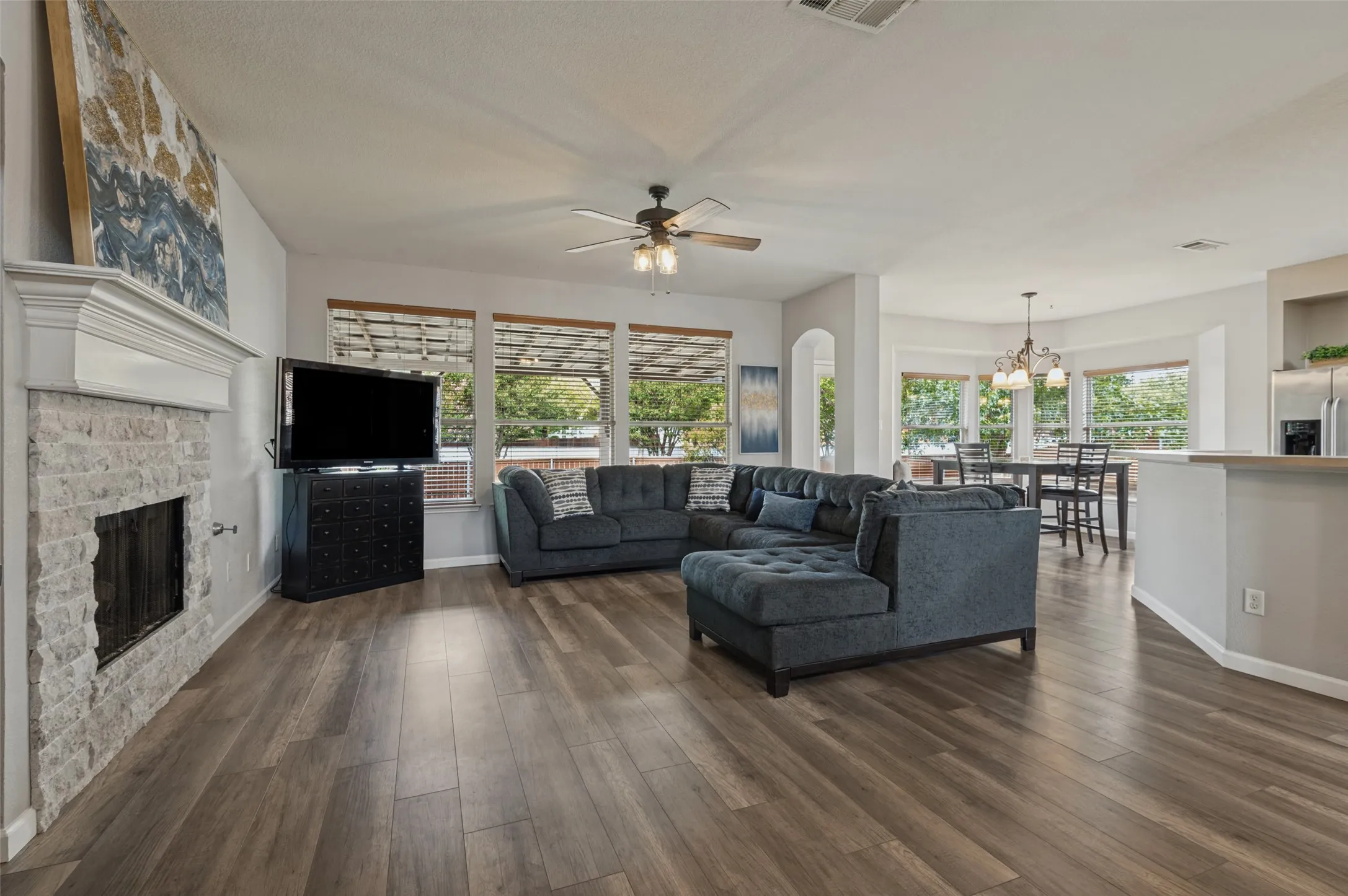 Single Family Residence For Sale in Tarrant County , 7929 Stansfield Drive, Fort Worth, Texas 76137, 5 Bedroom, 3 Bathroom, 2 Garage spaces, 2,865 Sqft, built in 2002, mls#21412412, Real Estate Agent in Fort Worth, Homes For Sale in Tarrant county, Homes For Sale in Fort Worth, Realtor in Fort Worth Texas, Real Estate Brokerage Independent Realty Texas, Luminita Cordes Realtor