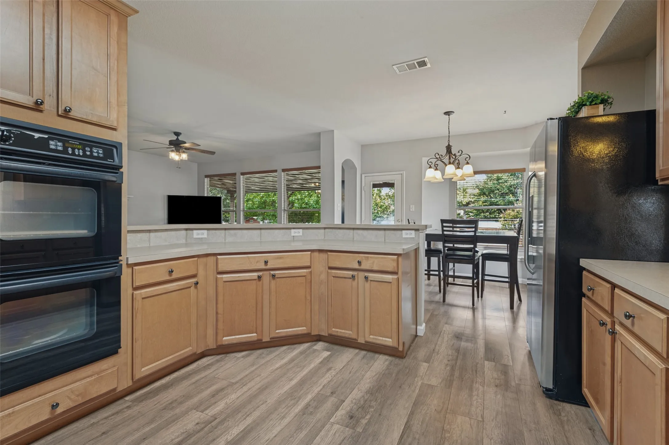 Single Family Residence For Sale in Tarrant County , 7929 Stansfield Drive, Fort Worth, Texas 76137, 5 Bedroom, 3 Bathroom, 2 Garage spaces, 2,865 Sqft, built in 2002, mls#21412412, Real Estate Agent in Fort Worth, Homes For Sale in Tarrant county, Homes For Sale in Fort Worth, Realtor in Fort Worth Texas, Real Estate Brokerage Independent Realty Texas, Luminita Cordes Realtor
