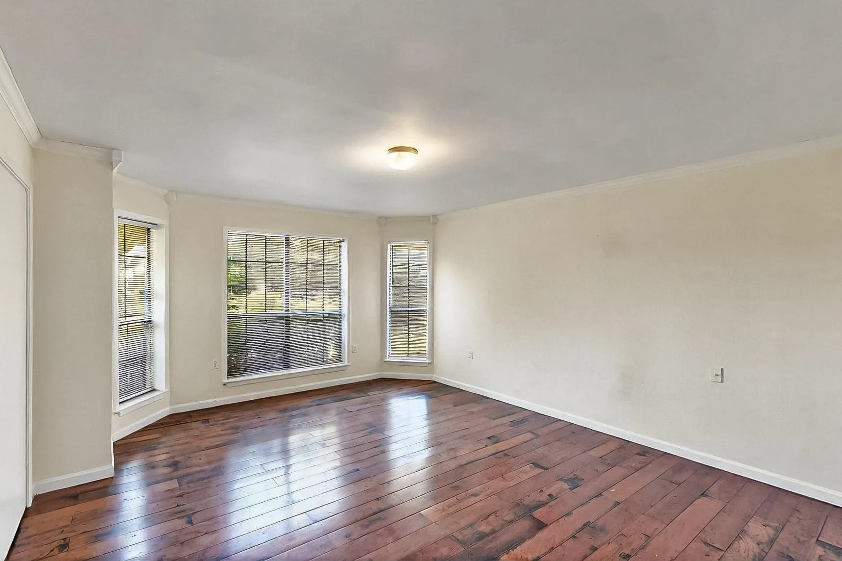 Single Family Residence For Sale in Collin County , 691 Rose garden Drive, Mc Kinney, Texas 75072, 4 Bedroom, 3 Bathroom, Garage spaces, 3,500 Sqft, built in 1985, mls#21413925, Real Estate Agent in Mc Kinney, Homes For Sale in Collin county, Homes For Sale in Mc Kinney, Realtor in Mc Kinney Texas, Real Estate Brokerage Independent Realty Texas, Luminita Cordes Realtor