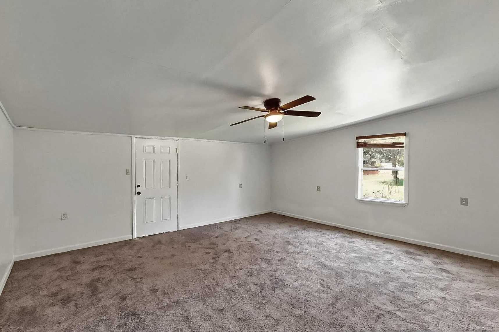 Single Family Residence For Sale in Collin County , 691 Rose garden Drive, Mc Kinney, Texas 75072, 4 Bedroom, 3 Bathroom, Garage spaces, 3,500 Sqft, built in 1985, mls#21413925, Real Estate Agent in Mc Kinney, Homes For Sale in Collin county, Homes For Sale in Mc Kinney, Realtor in Mc Kinney Texas, Real Estate Brokerage Independent Realty Texas, Luminita Cordes Realtor