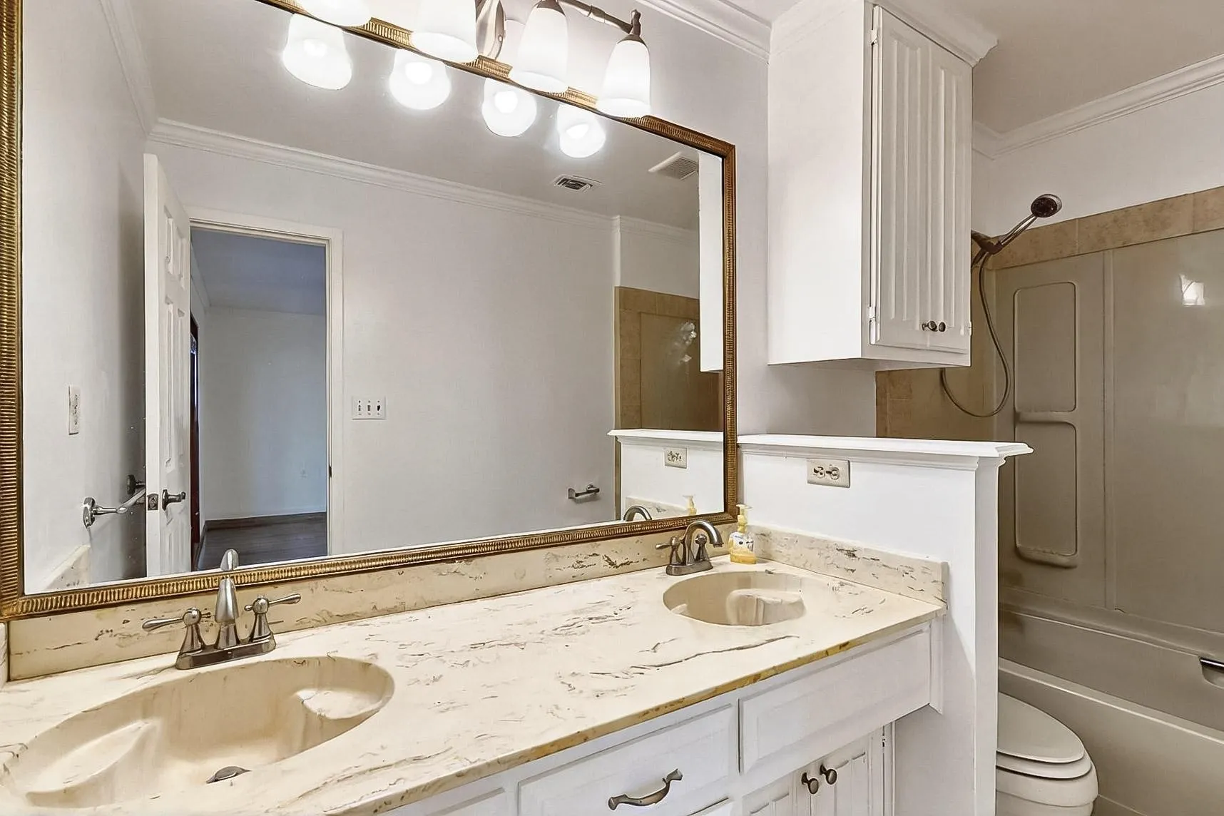 Single Family Residence For Sale in Collin County , 691 Rose garden Drive, Mc Kinney, Texas 75072, 4 Bedroom, 3 Bathroom, Garage spaces, 3,500 Sqft, built in 1985, mls#21413925, Real Estate Agent in Mc Kinney, Homes For Sale in Collin county, Homes For Sale in Mc Kinney, Realtor in Mc Kinney Texas, Real Estate Brokerage Independent Realty Texas, Luminita Cordes Realtor