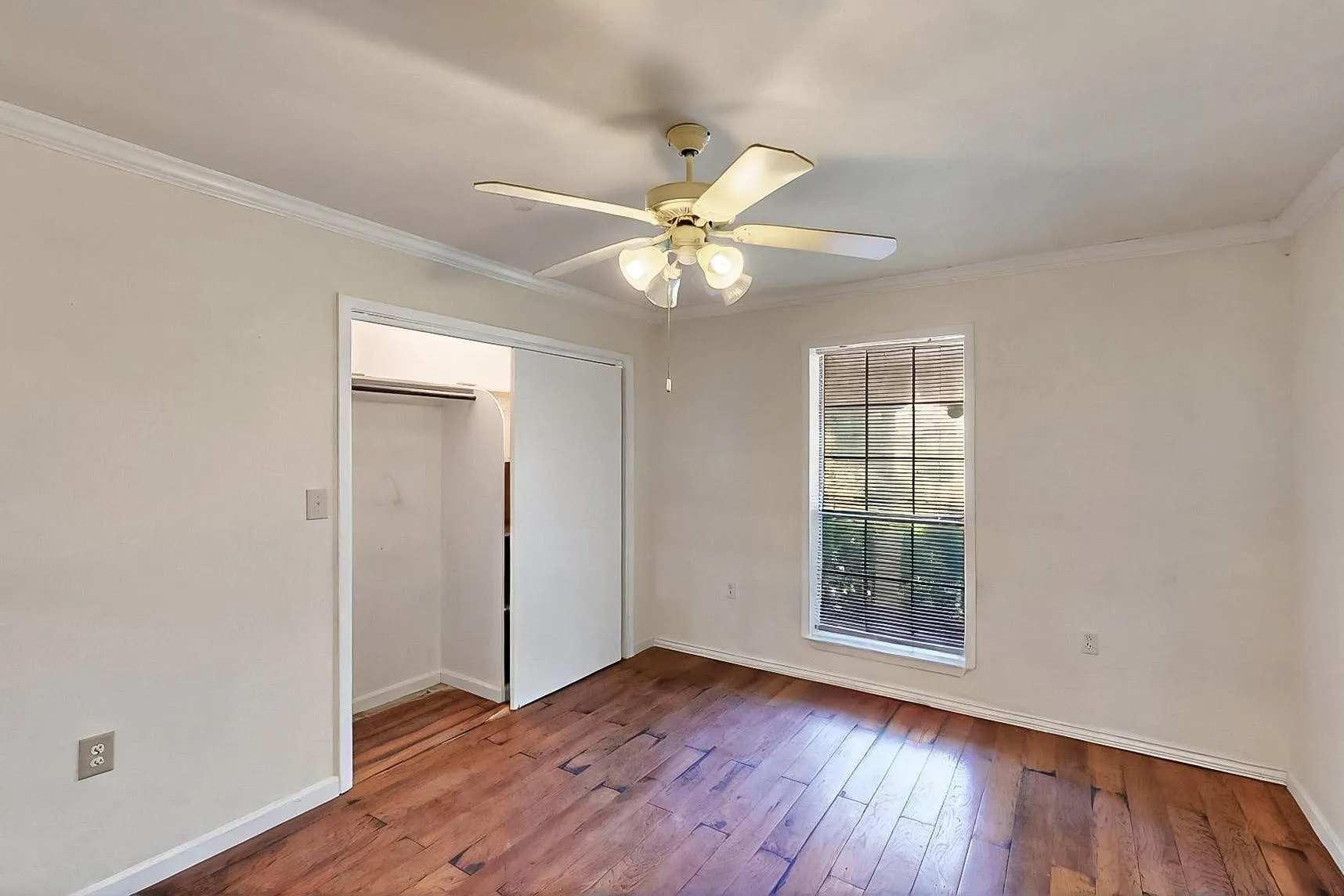 Single Family Residence For Sale in Collin County , 691 Rose garden Drive, Mc Kinney, Texas 75072, 4 Bedroom, 3 Bathroom, Garage spaces, 3,500 Sqft, built in 1985, mls#21413925, Real Estate Agent in Mc Kinney, Homes For Sale in Collin county, Homes For Sale in Mc Kinney, Realtor in Mc Kinney Texas, Real Estate Brokerage Independent Realty Texas, Luminita Cordes Realtor