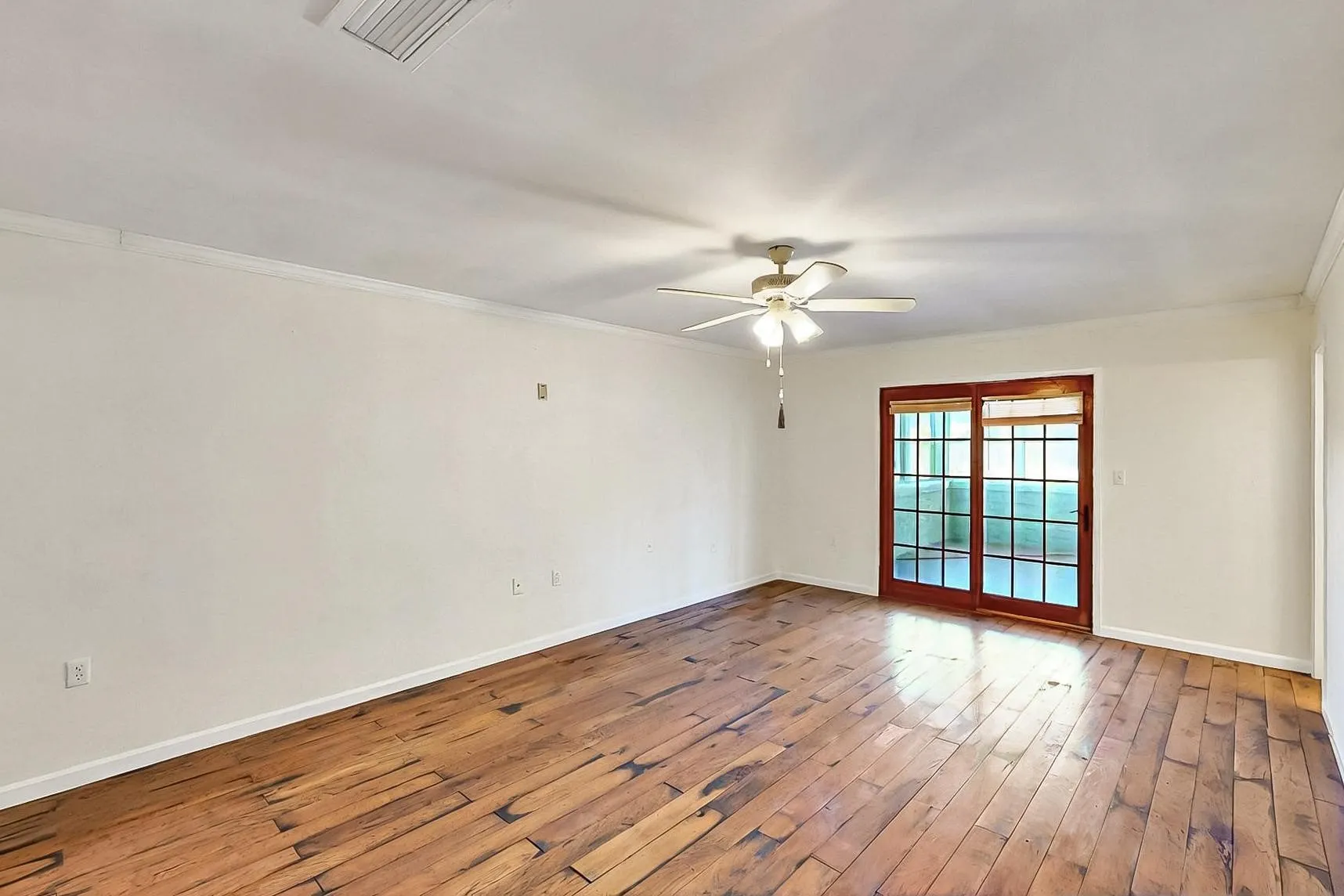 Single Family Residence For Sale in Collin County , 691 Rose garden Drive, Mc Kinney, Texas 75072, 4 Bedroom, 3 Bathroom, Garage spaces, 3,500 Sqft, built in 1985, mls#21413925, Real Estate Agent in Mc Kinney, Homes For Sale in Collin county, Homes For Sale in Mc Kinney, Realtor in Mc Kinney Texas, Real Estate Brokerage Independent Realty Texas, Luminita Cordes Realtor