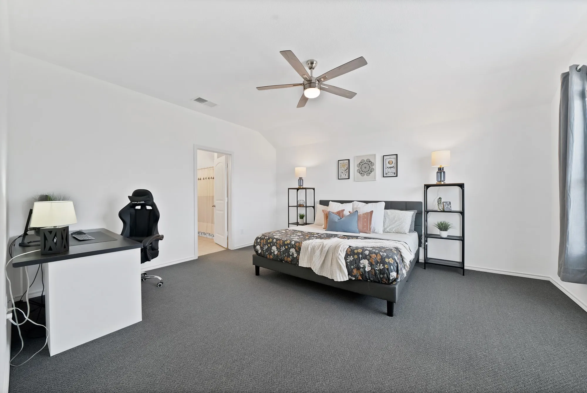 Single Family Residence For Sale in Tarrant County , 6321 Eagle Lake Court, Fort Worth, Texas 76179, 3 Bedroom, 3 Bathroom, 2 Garage spaces, 2,477 Sqft, built in 2017, mls#21413720, Real Estate Agent in Fort Worth, Homes For Sale in Tarrant county, Homes For Sale in Fort Worth, Realtor in Fort Worth Texas, Real Estate Brokerage Independent Realty Texas, Luminita Cordes Realtor