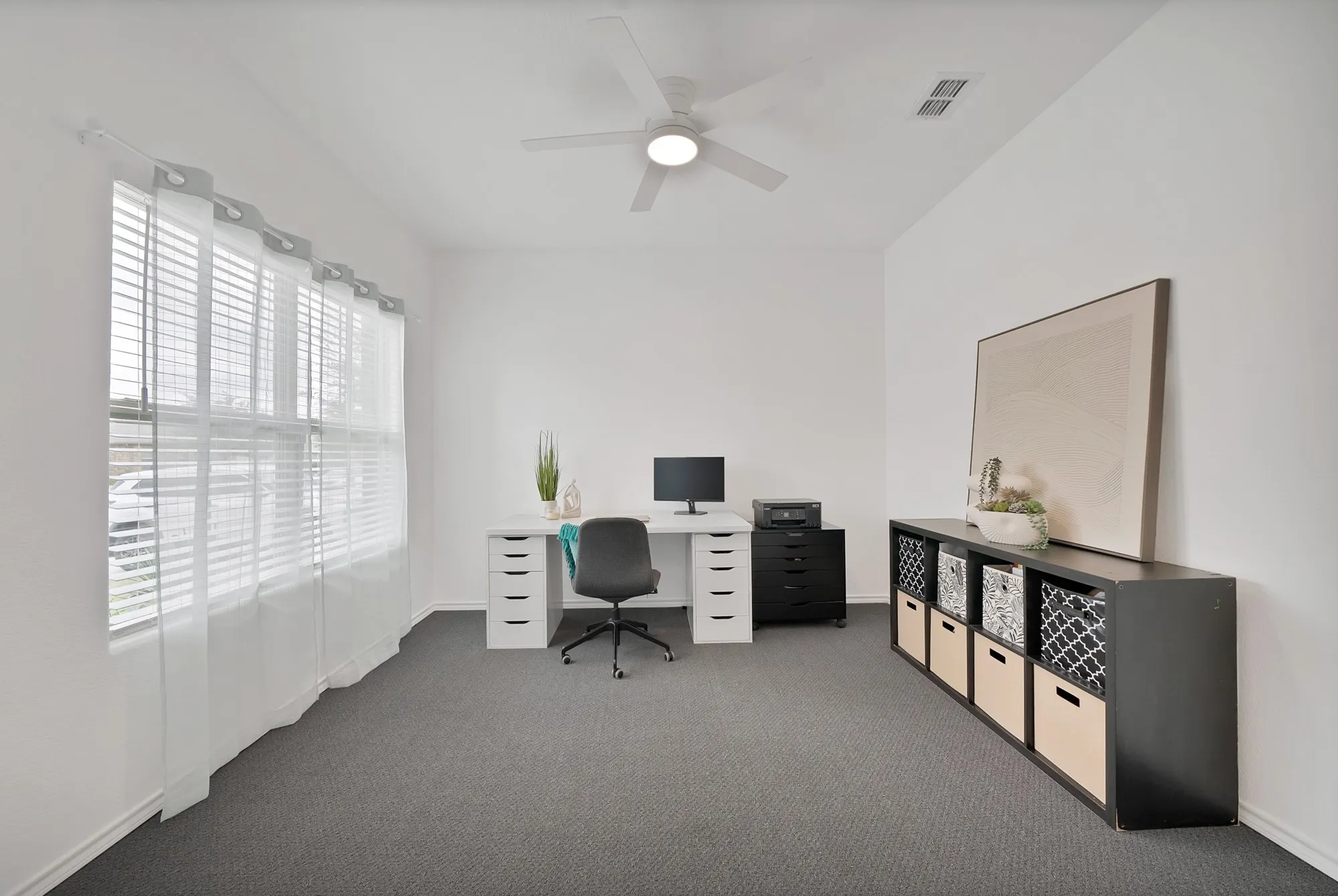 Single Family Residence For Sale in Tarrant County , 6321 Eagle Lake Court, Fort Worth, Texas 76179, 3 Bedroom, 3 Bathroom, 2 Garage spaces, 2,477 Sqft, built in 2017, mls#21413720, Real Estate Agent in Fort Worth, Homes For Sale in Tarrant county, Homes For Sale in Fort Worth, Realtor in Fort Worth Texas, Real Estate Brokerage Independent Realty Texas, Luminita Cordes Realtor