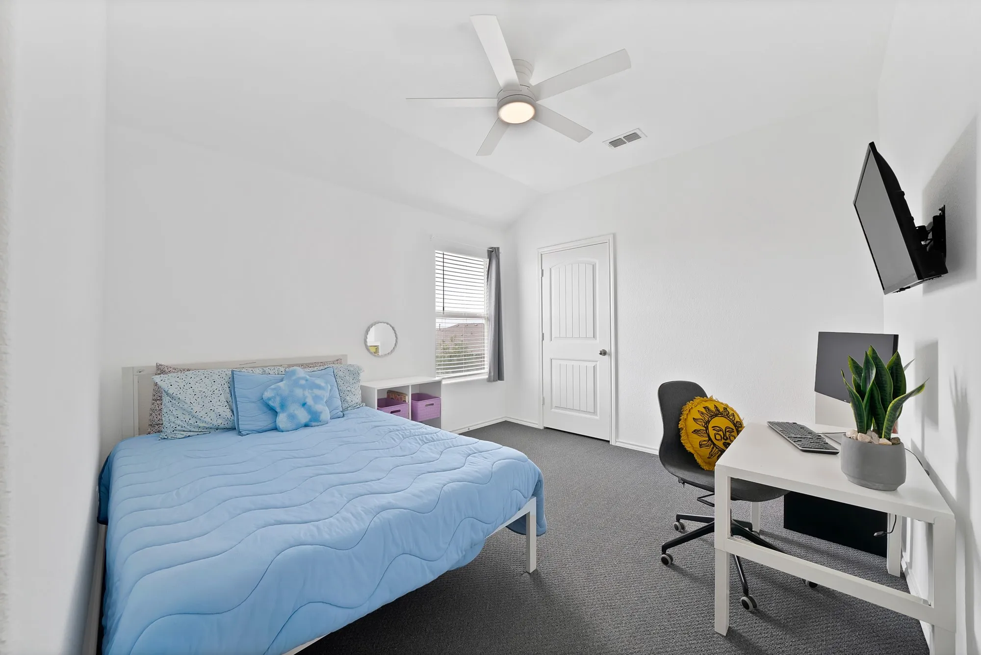 Single Family Residence For Sale in Tarrant County , 6321 Eagle Lake Court, Fort Worth, Texas 76179, 3 Bedroom, 3 Bathroom, 2 Garage spaces, 2,477 Sqft, built in 2017, mls#21413720, Real Estate Agent in Fort Worth, Homes For Sale in Tarrant county, Homes For Sale in Fort Worth, Realtor in Fort Worth Texas, Real Estate Brokerage Independent Realty Texas, Luminita Cordes Realtor