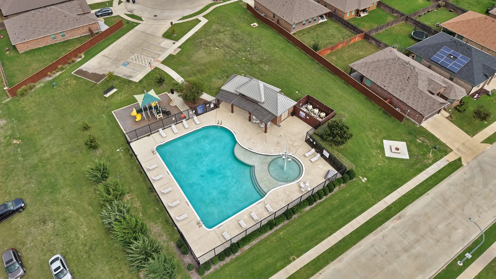 Single Family Residence For Sale in Tarrant County , 6321 Eagle Lake Court, Fort Worth, Texas 76179, 3 Bedroom, 3 Bathroom, 2 Garage spaces, 2,477 Sqft, built in 2017, mls#21413720, Real Estate Agent in Fort Worth, Homes For Sale in Tarrant county, Homes For Sale in Fort Worth, Realtor in Fort Worth Texas, Real Estate Brokerage Independent Realty Texas, Luminita Cordes Realtor