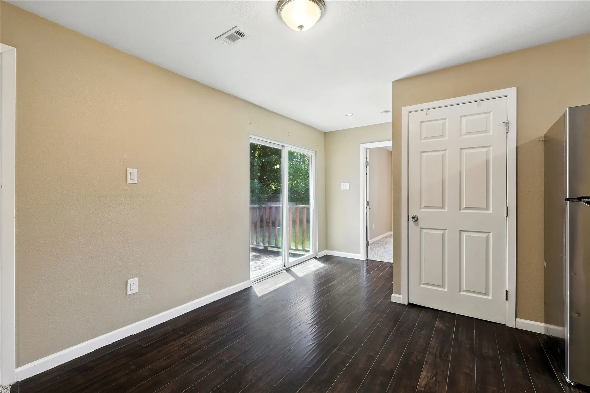 Single Family Residence For Rent in Collin County , 7243 Ash Street, Frisco, Texas 75034, 3 Bedroom, 2 Bathroom, Garage spaces, 1,277 Sqft, built in 1961, mls#21413999, Real Estate Agent in Frisco, Homes For Rent in Collin county, Homes For Rent in Frisco, Realtor in Frisco Texas, Real Estate Brokerage Independent Realty Texas, Luminita Cordes Realtor