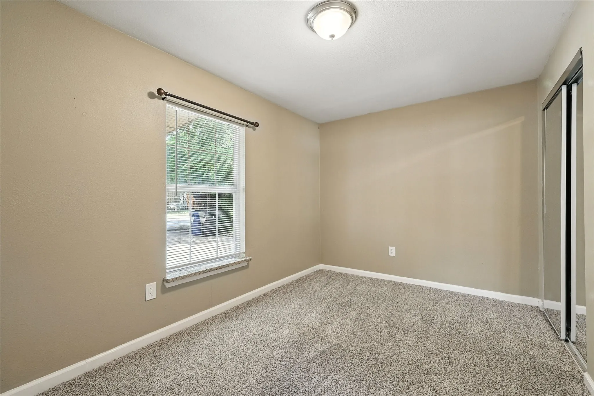 Single Family Residence For Rent in Collin County , 7243 Ash Street, Frisco, Texas 75034, 3 Bedroom, 2 Bathroom, Garage spaces, 1,277 Sqft, built in 1961, mls#21413999, Real Estate Agent in Frisco, Homes For Rent in Collin county, Homes For Rent in Frisco, Realtor in Frisco Texas, Real Estate Brokerage Independent Realty Texas, Luminita Cordes Realtor