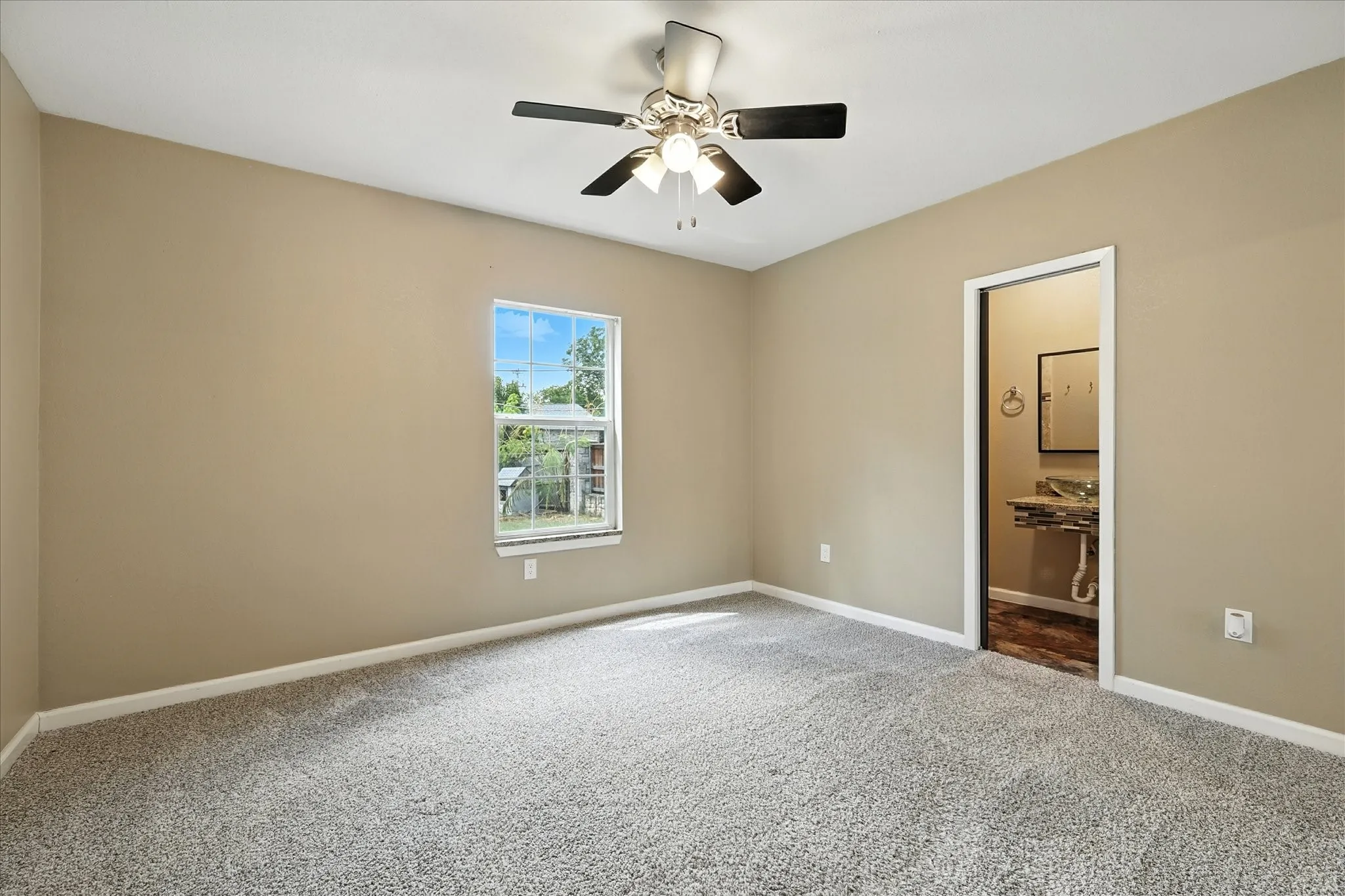 Single Family Residence For Rent in Collin County , 7243 Ash Street, Frisco, Texas 75034, 3 Bedroom, 2 Bathroom, Garage spaces, 1,277 Sqft, built in 1961, mls#21413999, Real Estate Agent in Frisco, Homes For Rent in Collin county, Homes For Rent in Frisco, Realtor in Frisco Texas, Real Estate Brokerage Independent Realty Texas, Luminita Cordes Realtor