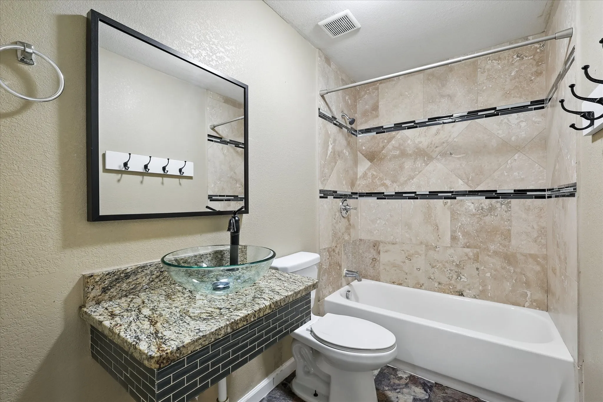 Single Family Residence For Rent in Collin County , 7243 Ash Street, Frisco, Texas 75034, 3 Bedroom, 2 Bathroom, Garage spaces, 1,277 Sqft, built in 1961, mls#21413999, Real Estate Agent in Frisco, Homes For Rent in Collin county, Homes For Rent in Frisco, Realtor in Frisco Texas, Real Estate Brokerage Independent Realty Texas, Luminita Cordes Realtor