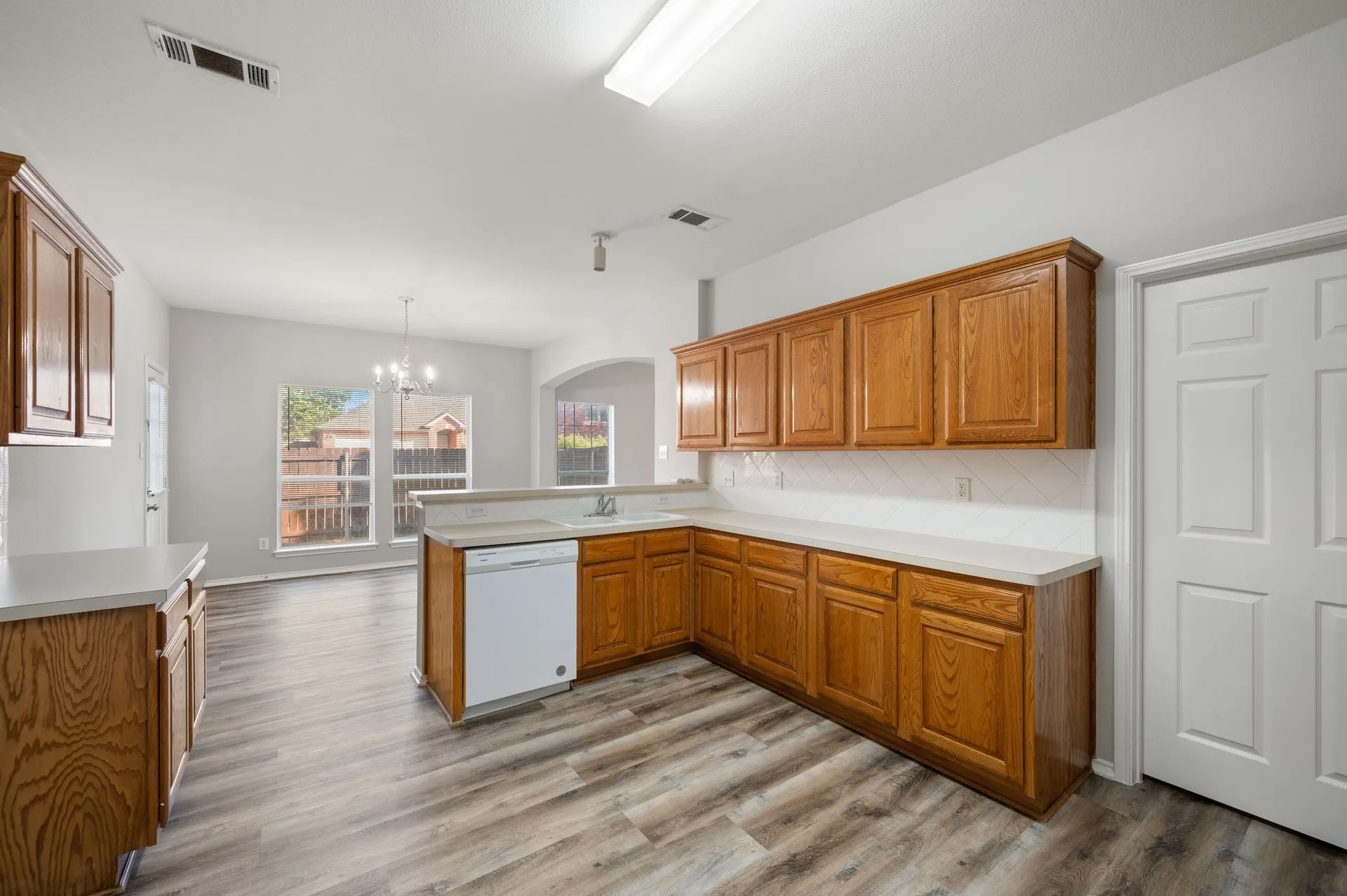 Single Family Residence For Rent in Collin County , 1117 Inland Lane, Mc Kinney, Texas 75072, 3 Bedroom, 3 Bathroom, 2 Garage spaces, 1,903 Sqft, built in 2002, mls#21414003, Real Estate Agent in Mc Kinney, Homes For Rent in Collin county, Homes For Rent in Mc Kinney, Realtor in Mc Kinney Texas, Real Estate Brokerage Independent Realty Texas, Luminita Cordes Realtor