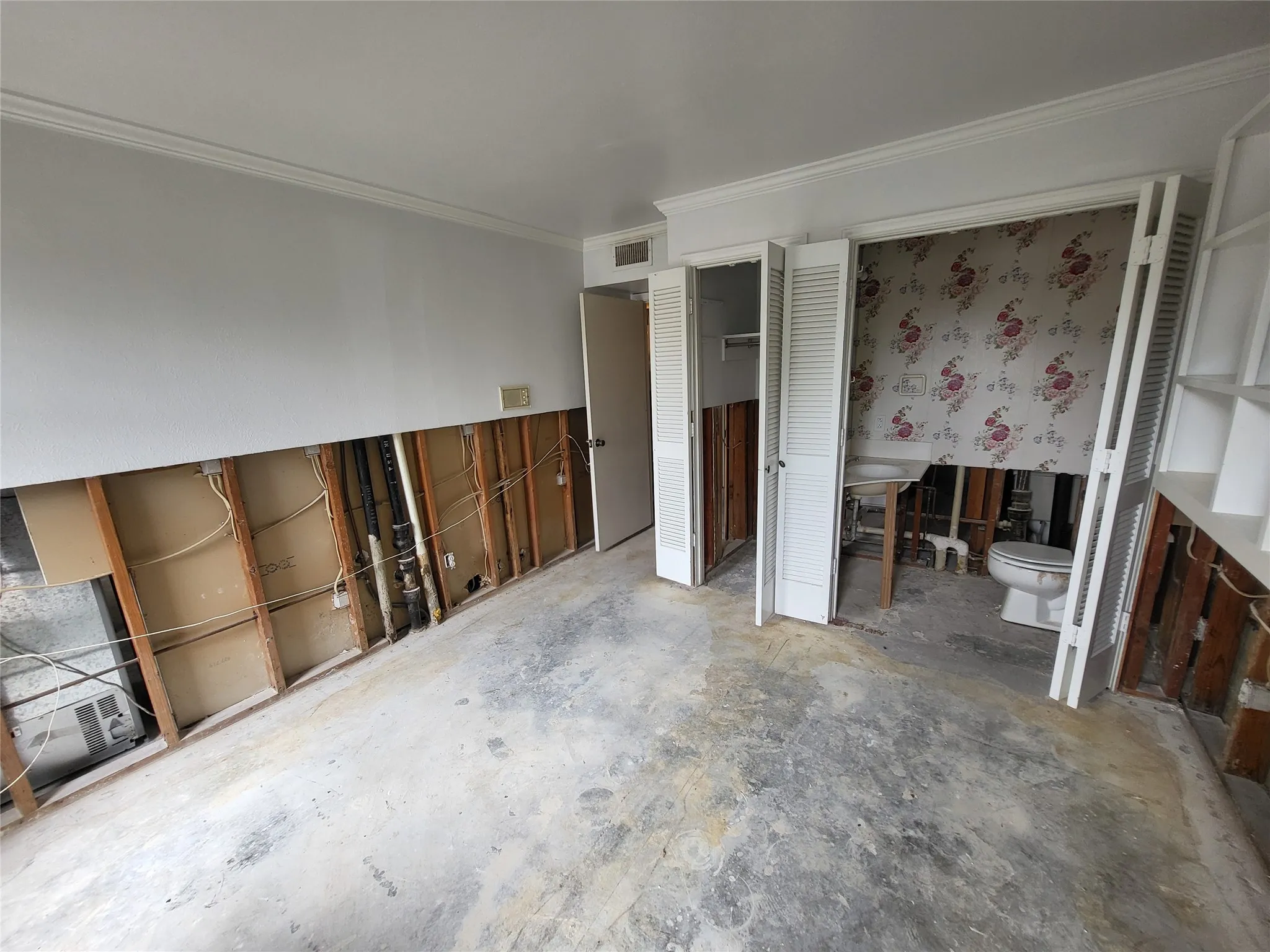 Condominium For Sale in Dallas County , 5821 COPPERWOOD Lane 1126, Dallas, Texas 75248, 2 Bedroom, 2 Bathroom, Garage spaces, 1,100 Sqft, built in 1958, mls#21414020, Real Estate Agent in Dallas, Homes For Sale in Dallas county, Homes For Sale in Dallas, Realtor in Dallas Texas, Real Estate Brokerage Independent Realty Texas, Luminita Cordes Realtor