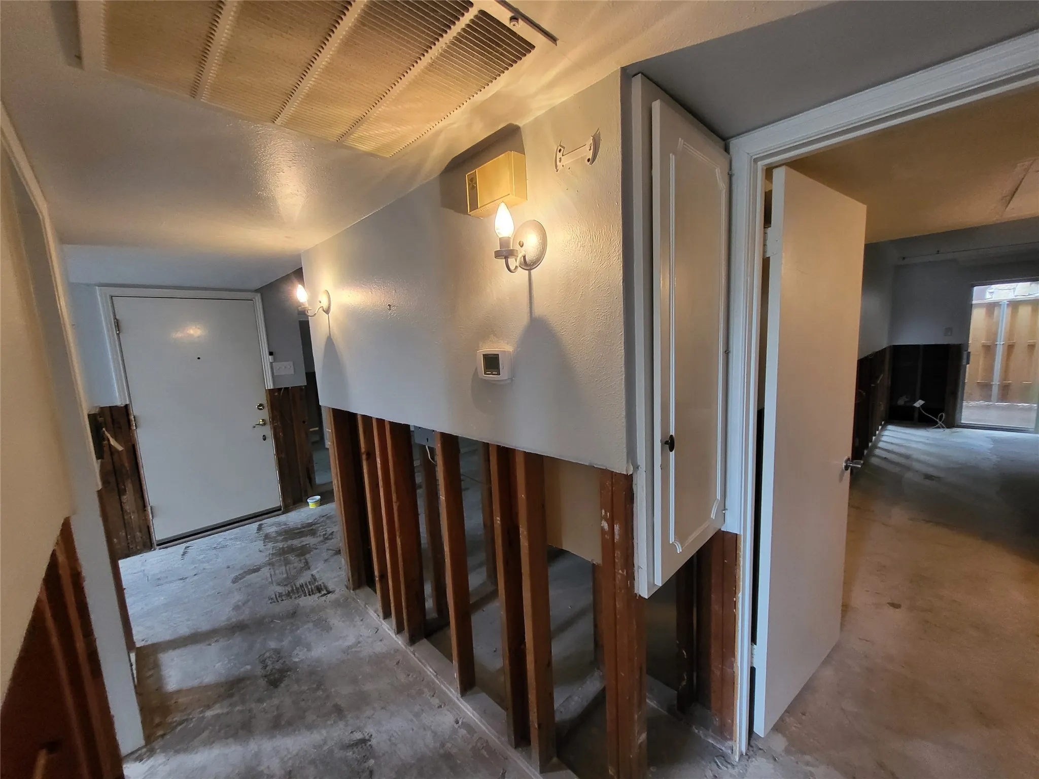 Condominium For Sale in Dallas County , 5821 COPPERWOOD Lane 1126, Dallas, Texas 75248, 2 Bedroom, 2 Bathroom, Garage spaces, 1,100 Sqft, built in 1958, mls#21414020, Real Estate Agent in Dallas, Homes For Sale in Dallas county, Homes For Sale in Dallas, Realtor in Dallas Texas, Real Estate Brokerage Independent Realty Texas, Luminita Cordes Realtor