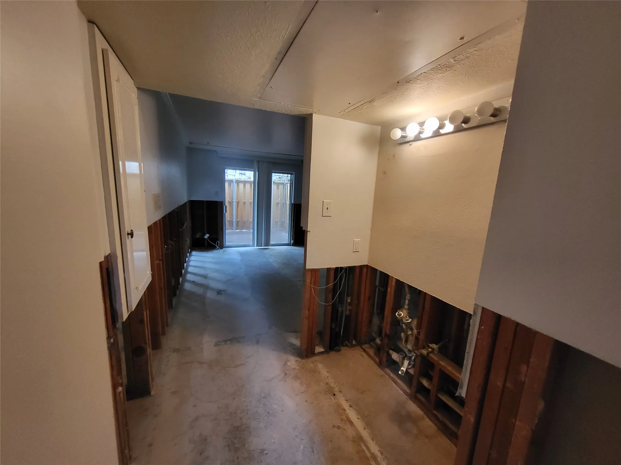 Condominium For Sale in Dallas County , 5821 COPPERWOOD Lane 1126, Dallas, Texas 75248, 2 Bedroom, 2 Bathroom, Garage spaces, 1,100 Sqft, built in 1958, mls#21414020, Real Estate Agent in Dallas, Homes For Sale in Dallas county, Homes For Sale in Dallas, Realtor in Dallas Texas, Real Estate Brokerage Independent Realty Texas, Luminita Cordes Realtor