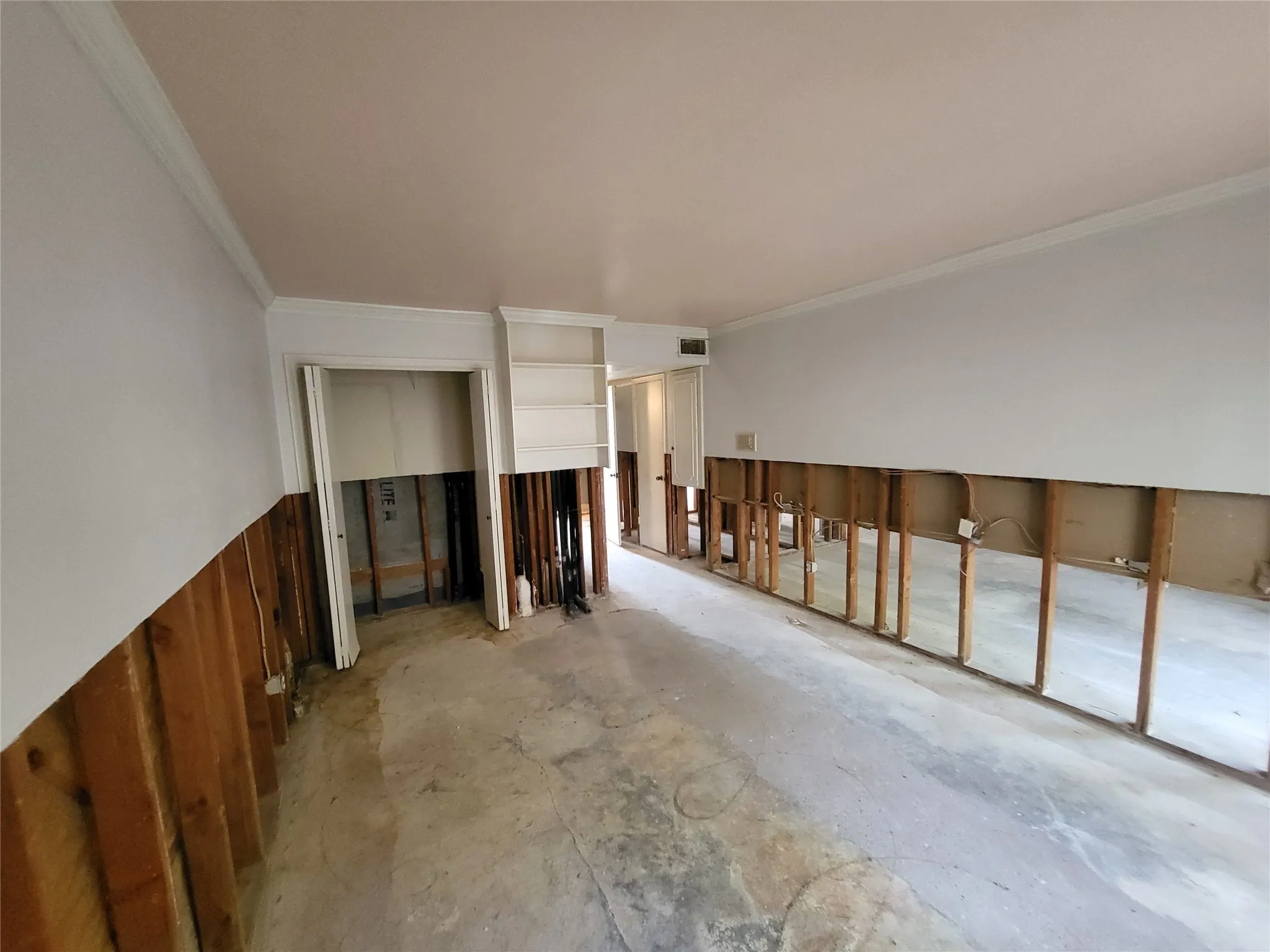 Condominium For Sale in Dallas County , 5821 COPPERWOOD Lane 1126, Dallas, Texas 75248, 2 Bedroom, 2 Bathroom, Garage spaces, 1,100 Sqft, built in 1958, mls#21414020, Real Estate Agent in Dallas, Homes For Sale in Dallas county, Homes For Sale in Dallas, Realtor in Dallas Texas, Real Estate Brokerage Independent Realty Texas, Luminita Cordes Realtor