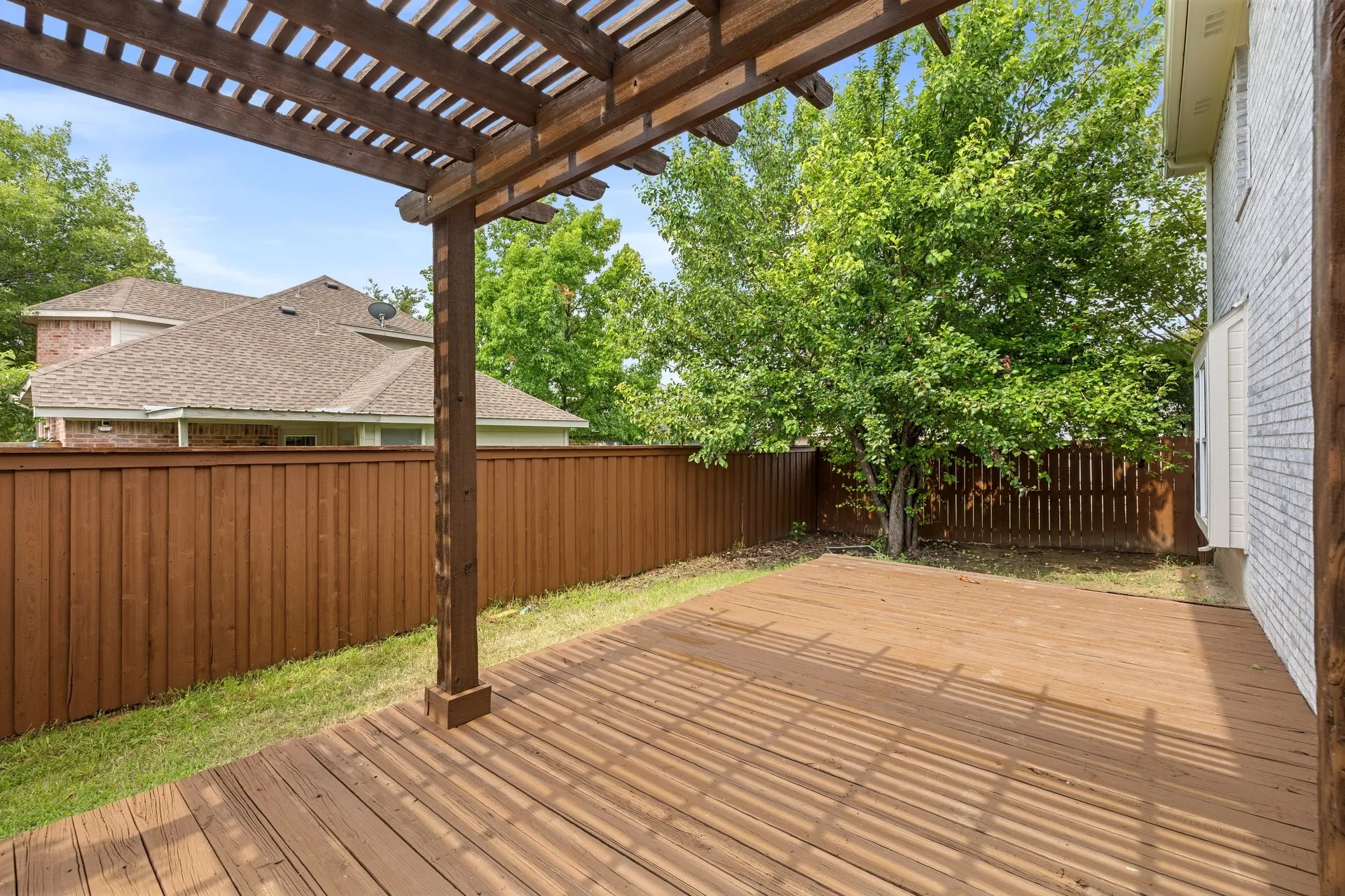Single Family Residence For Rent in Collin County , 2301 Brookview Drive, Mc Kinney, Texas 75072, 3 Bedroom, 3 Bathroom, 2 Garage spaces, 2,360 Sqft, built in 1998, mls#21414027, Real Estate Agent in Mc Kinney, Homes For Rent in Collin county, Homes For Rent in Mc Kinney, Realtor in Mc Kinney Texas, Real Estate Brokerage Independent Realty Texas, Luminita Cordes Realtor