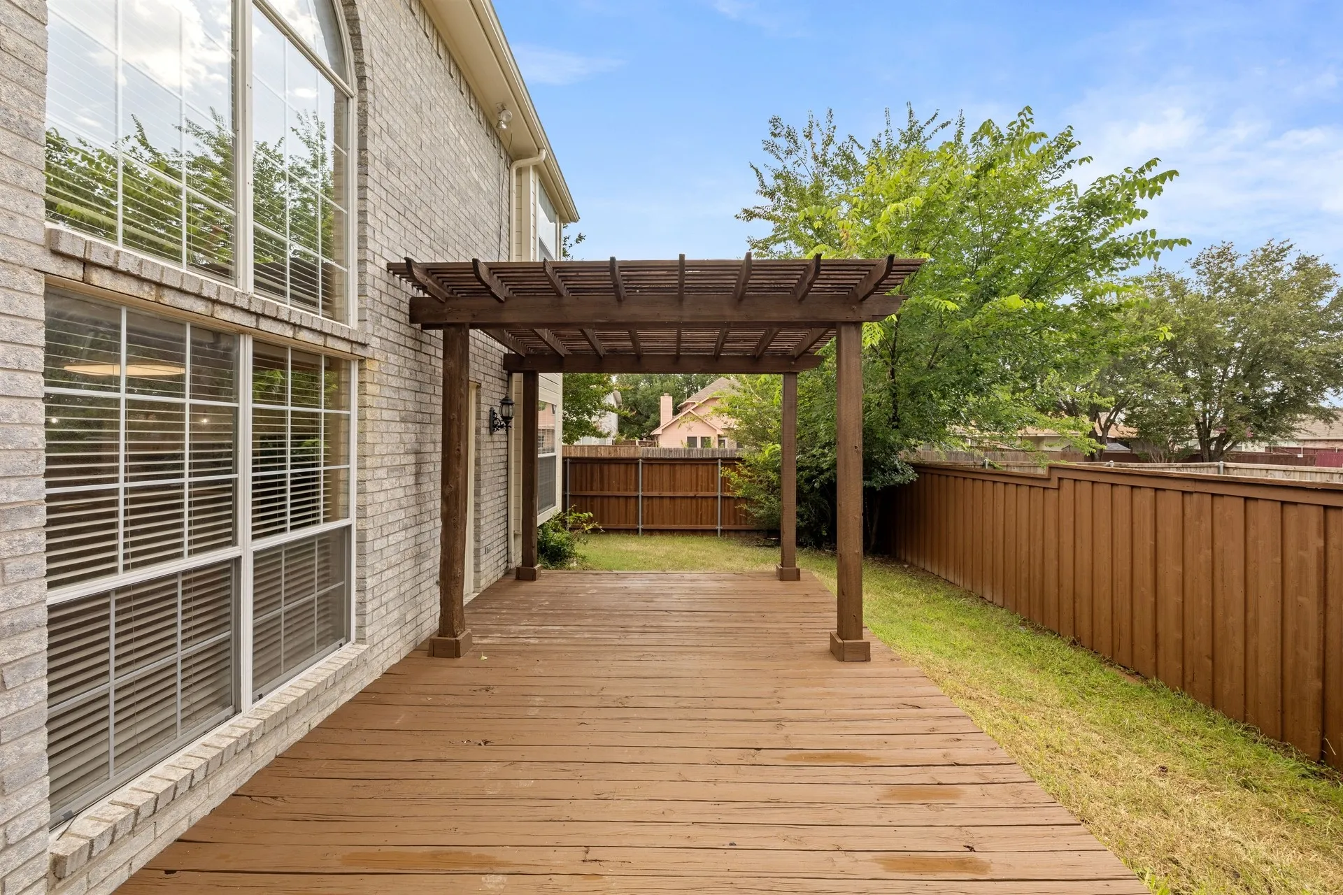 Single Family Residence For Rent in Collin County , 2301 Brookview Drive, Mc Kinney, Texas 75072, 3 Bedroom, 3 Bathroom, 2 Garage spaces, 2,360 Sqft, built in 1998, mls#21414027, Real Estate Agent in Mc Kinney, Homes For Rent in Collin county, Homes For Rent in Mc Kinney, Realtor in Mc Kinney Texas, Real Estate Brokerage Independent Realty Texas, Luminita Cordes Realtor