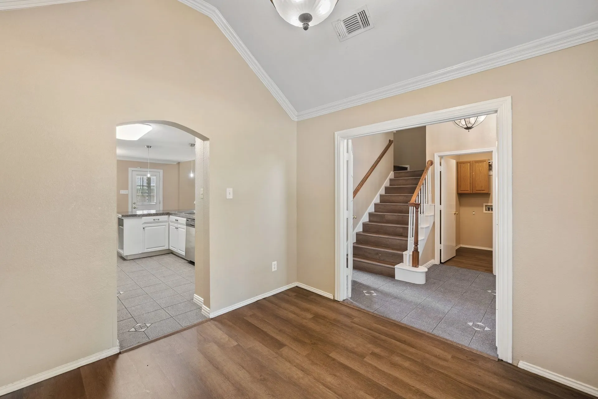 Single Family Residence For Rent in Collin County , 2301 Brookview Drive, Mc Kinney, Texas 75072, 3 Bedroom, 3 Bathroom, 2 Garage spaces, 2,360 Sqft, built in 1998, mls#21414027, Real Estate Agent in Mc Kinney, Homes For Rent in Collin county, Homes For Rent in Mc Kinney, Realtor in Mc Kinney Texas, Real Estate Brokerage Independent Realty Texas, Luminita Cordes Realtor