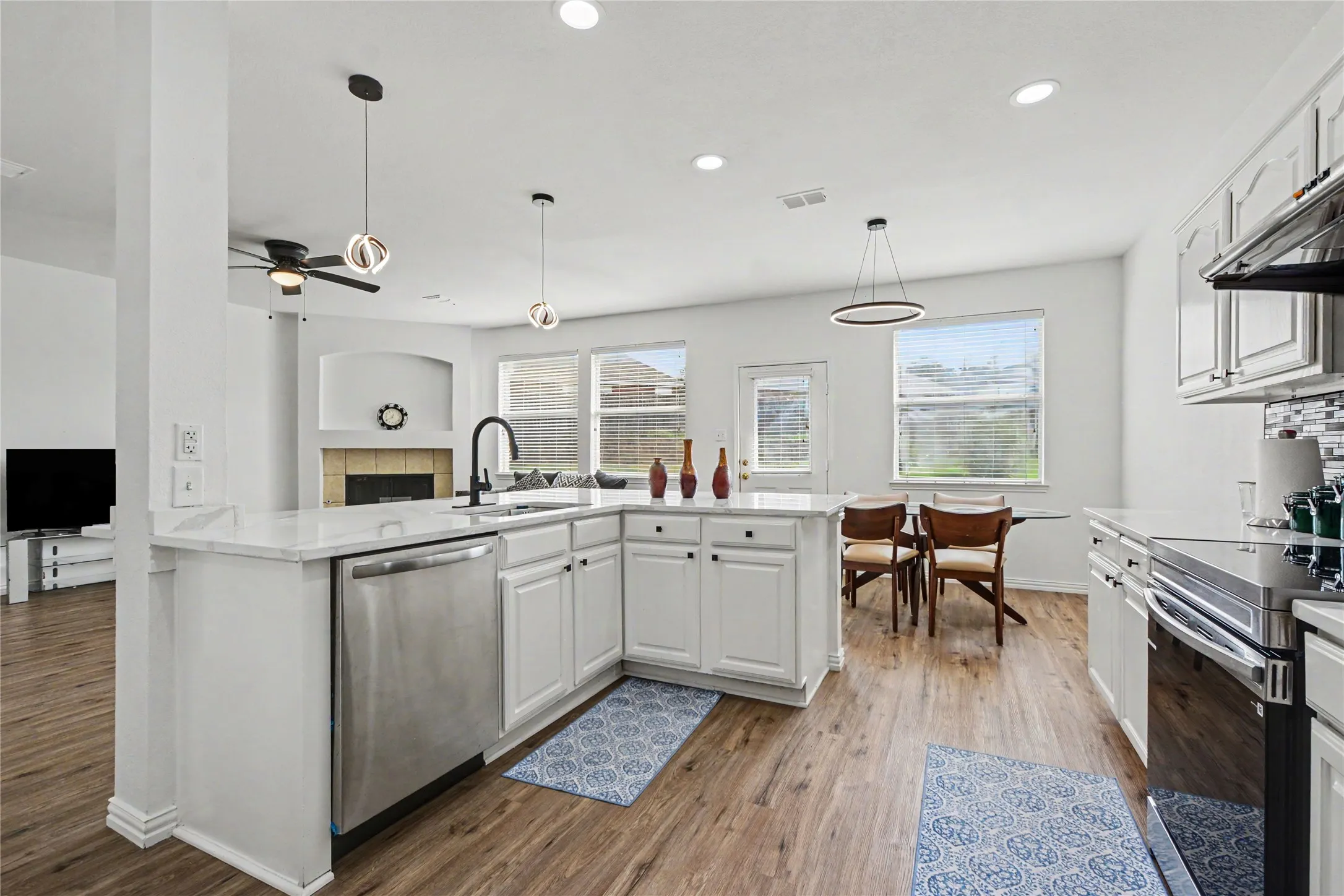 Single Family Residence For Sale in Collin County , 3148 Paradise Valley Drive, Plano, Texas 75025, 5 Bedroom, 4 Bathroom, 2 Garage spaces, 3,240 Sqft, built in 2000, mls#21413781, Real Estate Agent in Plano, Homes For Sale in Collin county, Homes For Sale in Plano, Realtor in Plano Texas, Real Estate Brokerage Independent Realty Texas, Luminita Cordes Realtor