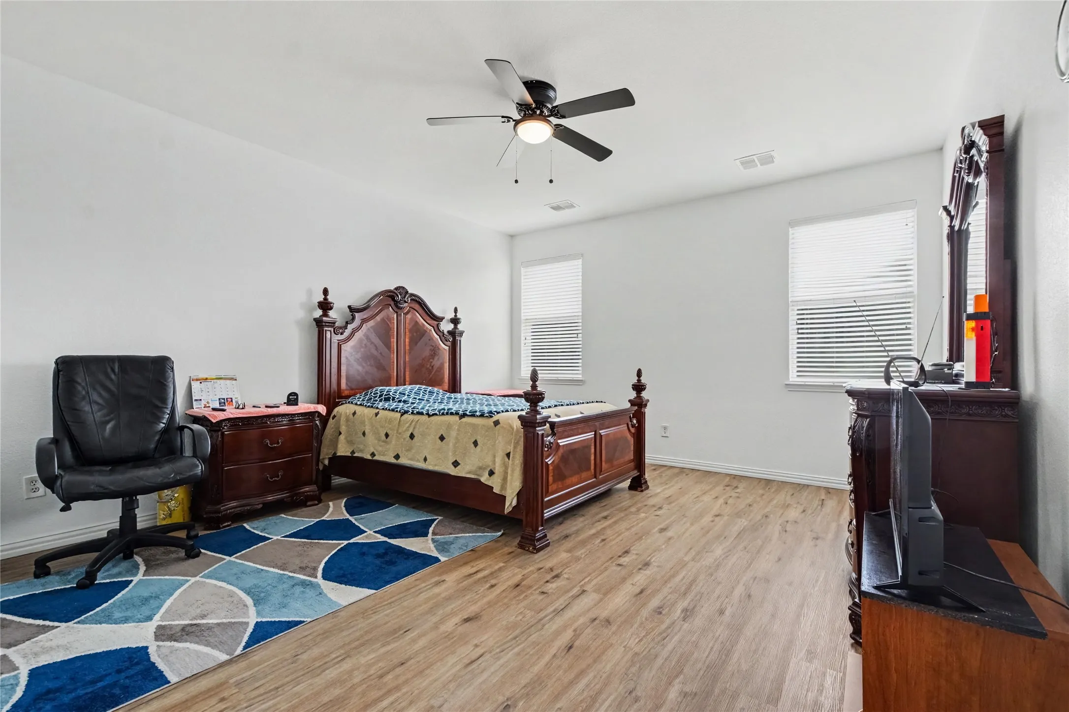 Single Family Residence For Sale in Collin County , 3148 Paradise Valley Drive, Plano, Texas 75025, 5 Bedroom, 4 Bathroom, 2 Garage spaces, 3,240 Sqft, built in 2000, mls#21413781, Real Estate Agent in Plano, Homes For Sale in Collin county, Homes For Sale in Plano, Realtor in Plano Texas, Real Estate Brokerage Independent Realty Texas, Luminita Cordes Realtor
